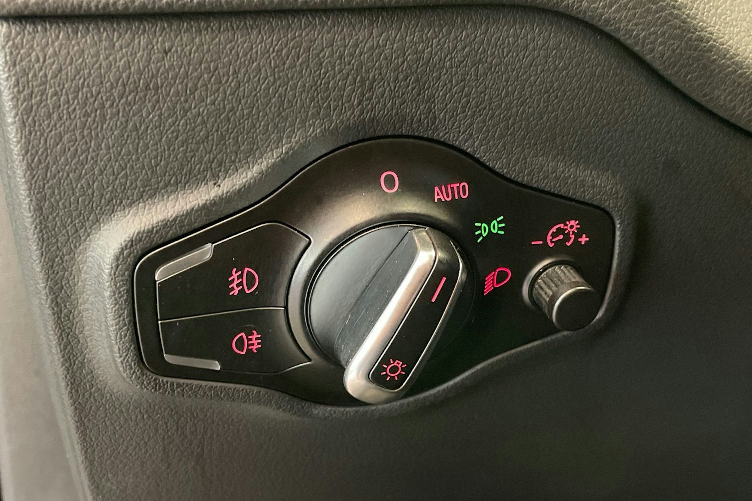 Sininen Audi Q5 2013 kuva 17.