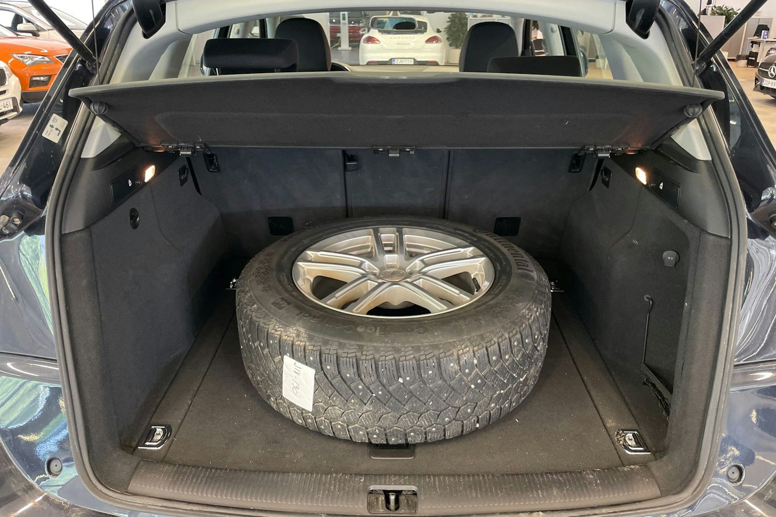 Sininen Audi Q5 2013 kuva 22.