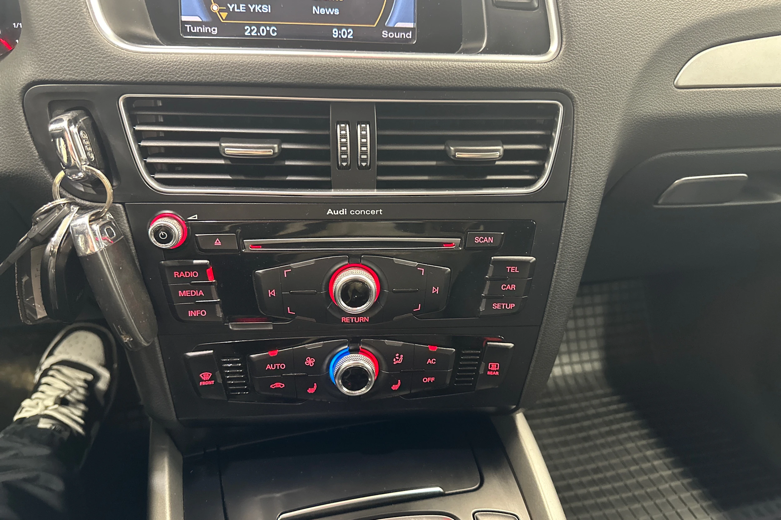 musta Audi Q5 2013 kuva 14.