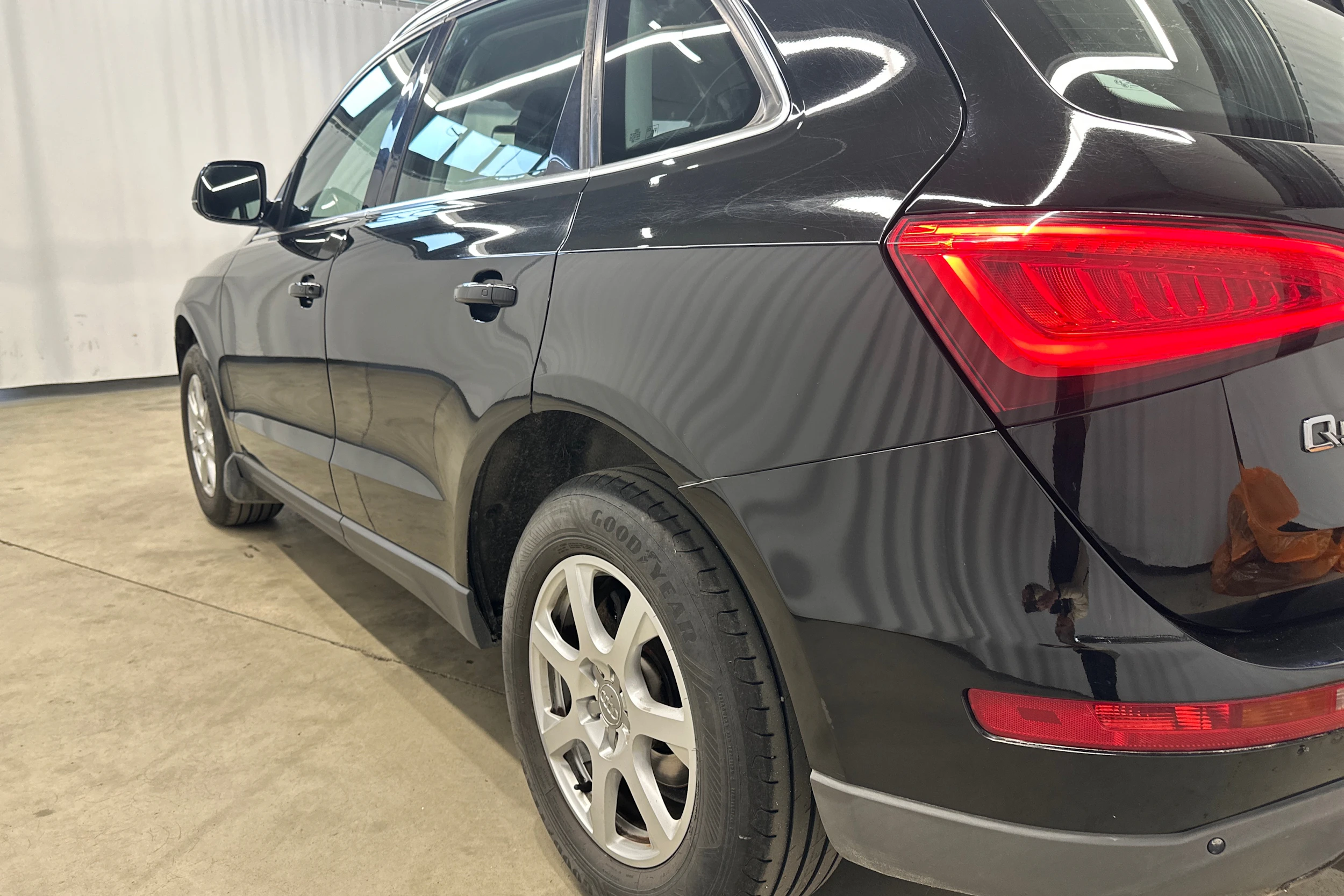 musta Audi Q5 2013 kuva 22.