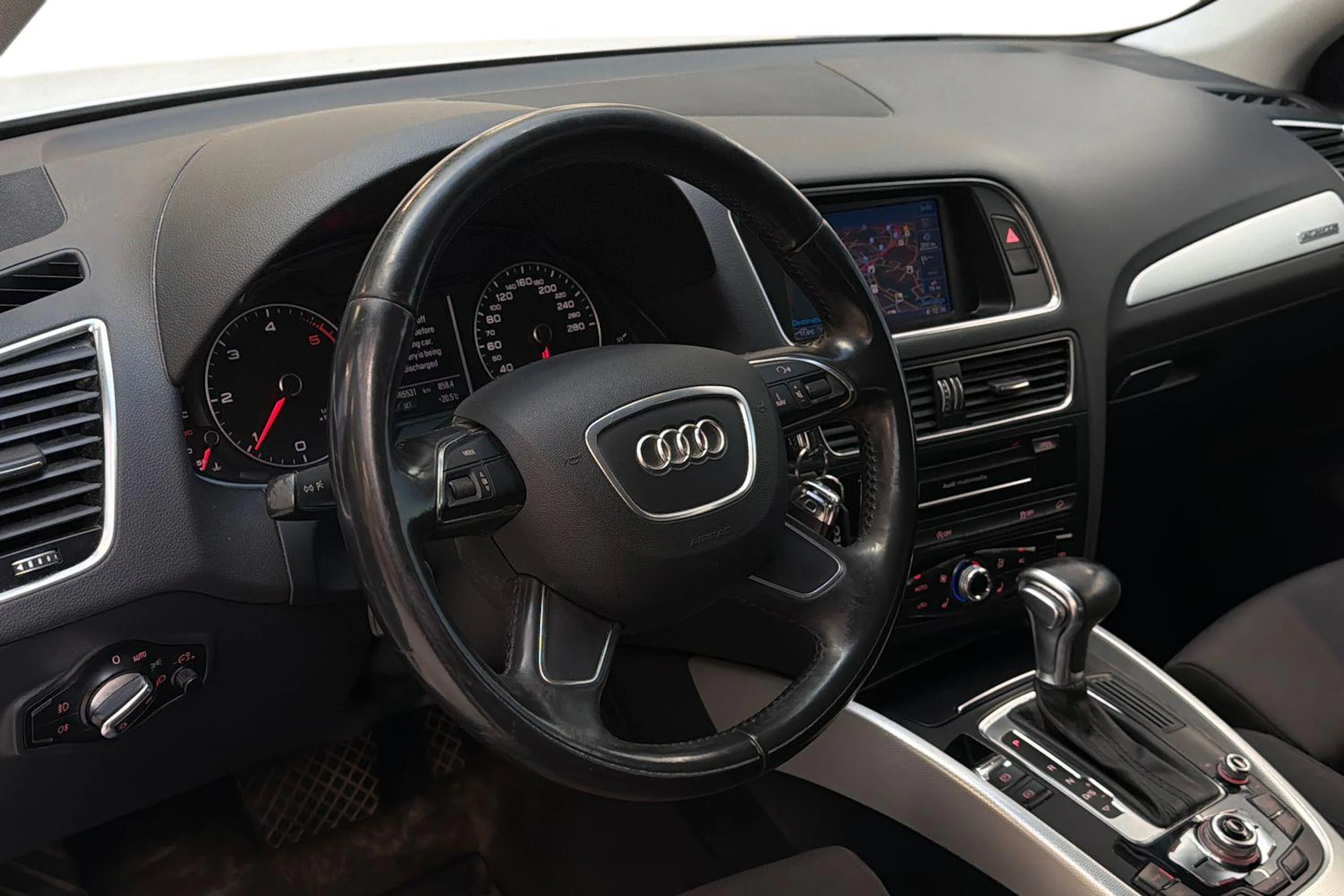 valkoinen Audi Q5 2013 kuva 6.