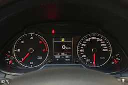 valkoinen Audi Q5 2013 kuva 12.