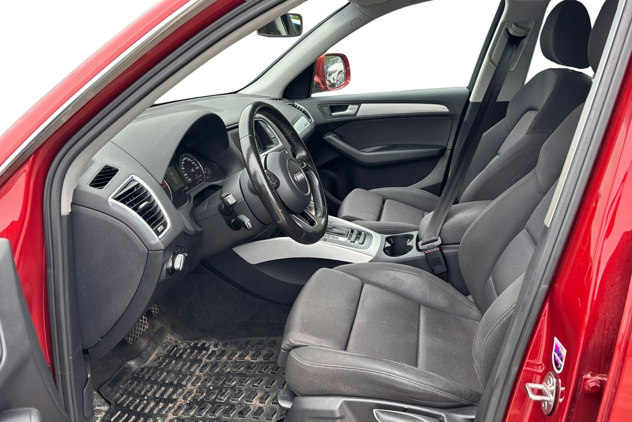 punainen Audi Q5 2013 kuva 3.