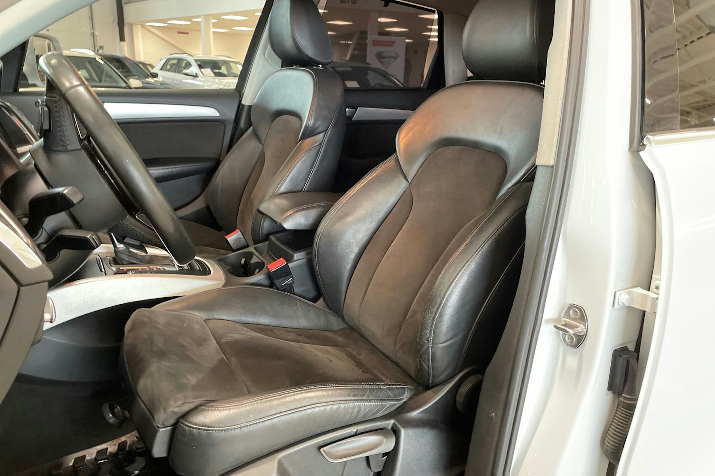 valkoinen Audi Q5 2013 kuva 11.