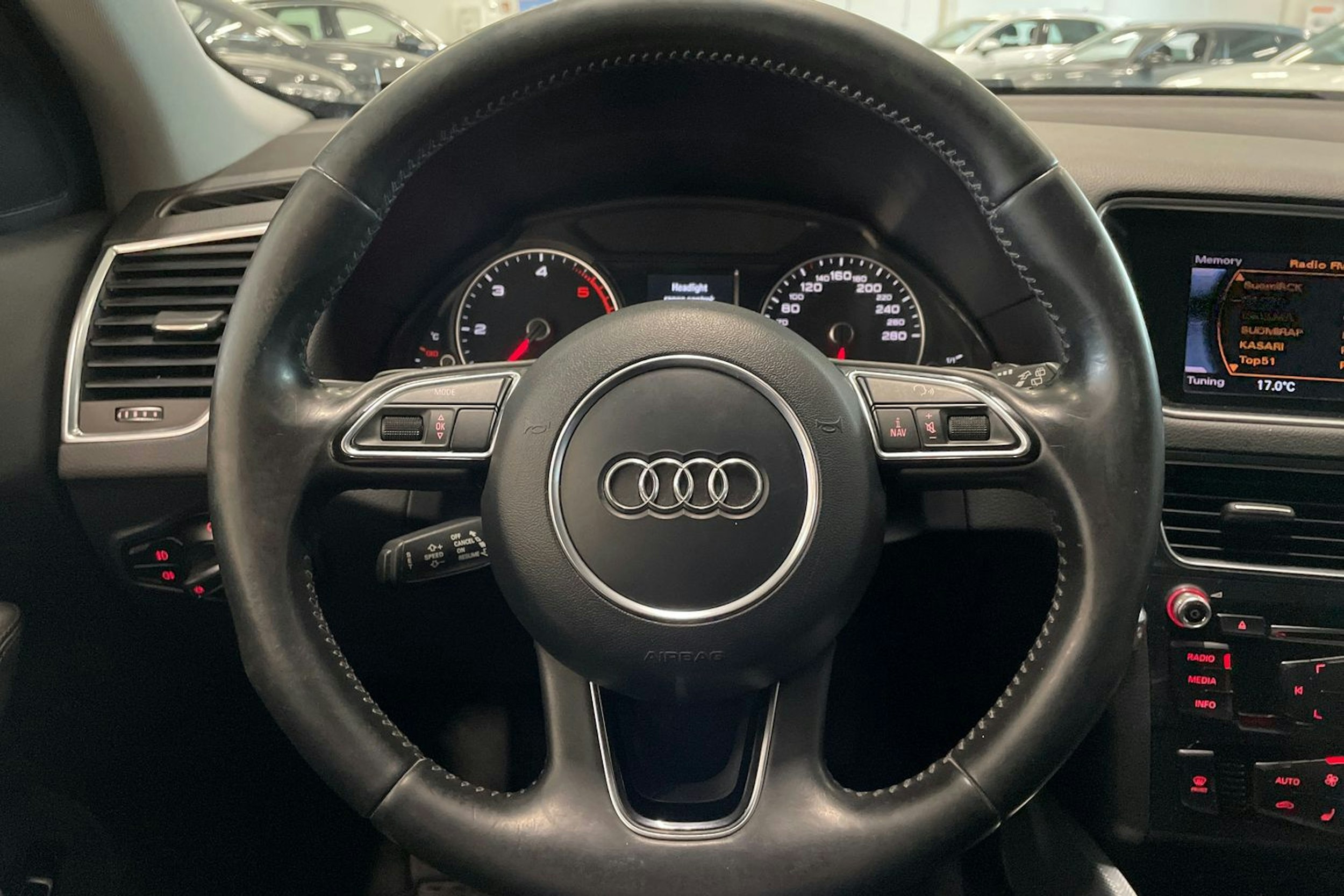 valkoinen Audi Q5 2013 kuva 13.