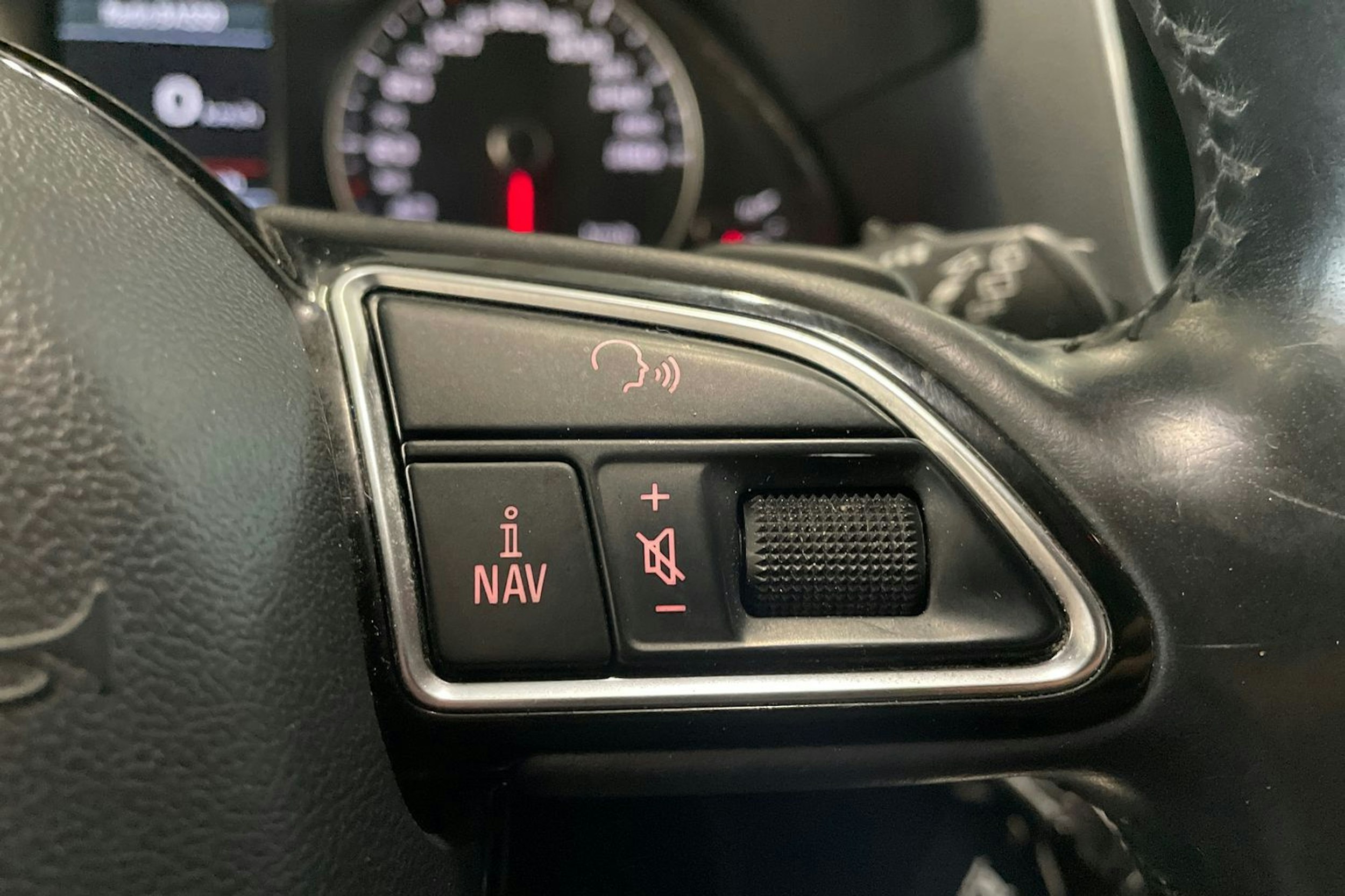 valkoinen Audi Q5 2013 kuva 14.