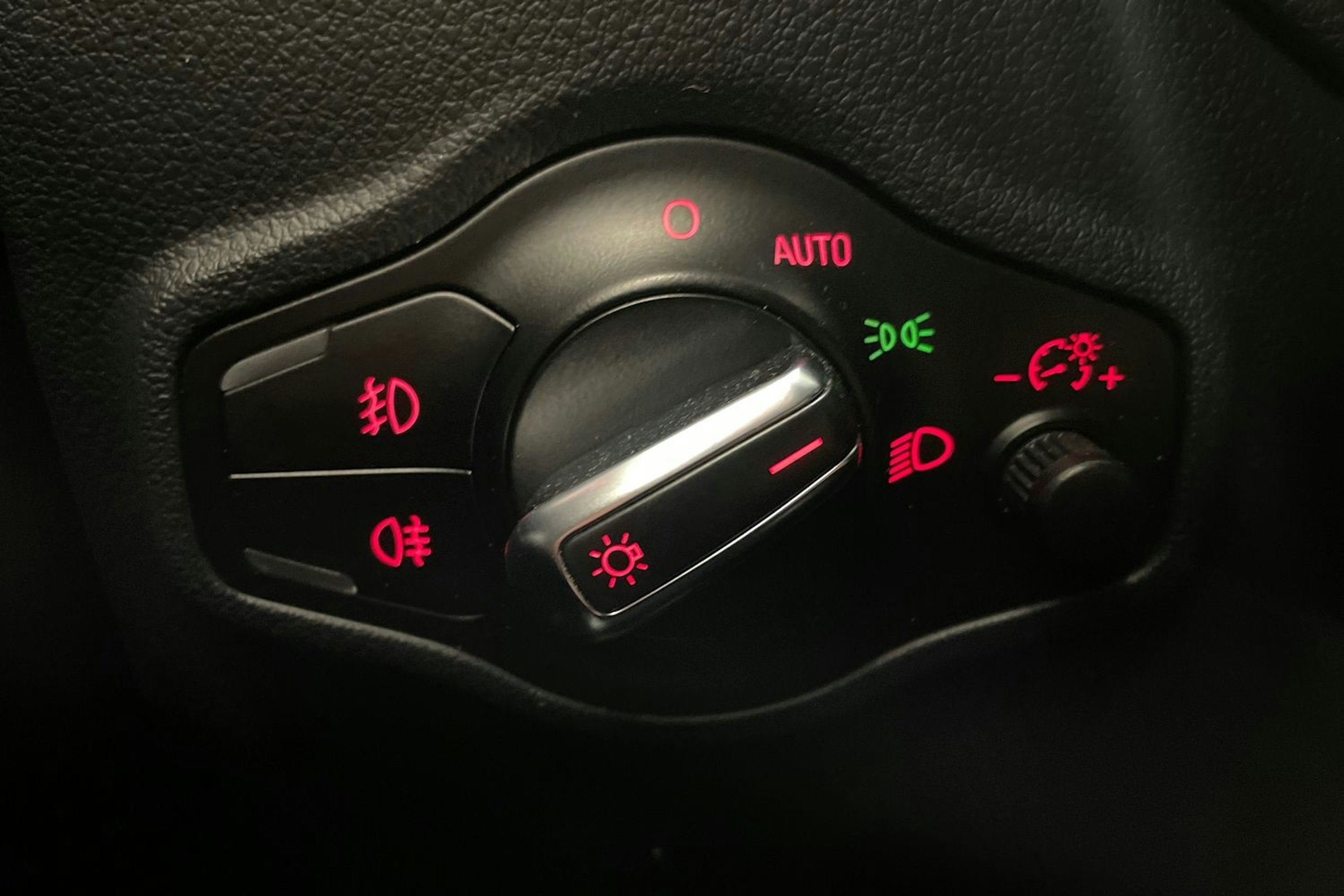 valkoinen Audi Q5 2013 kuva 18.