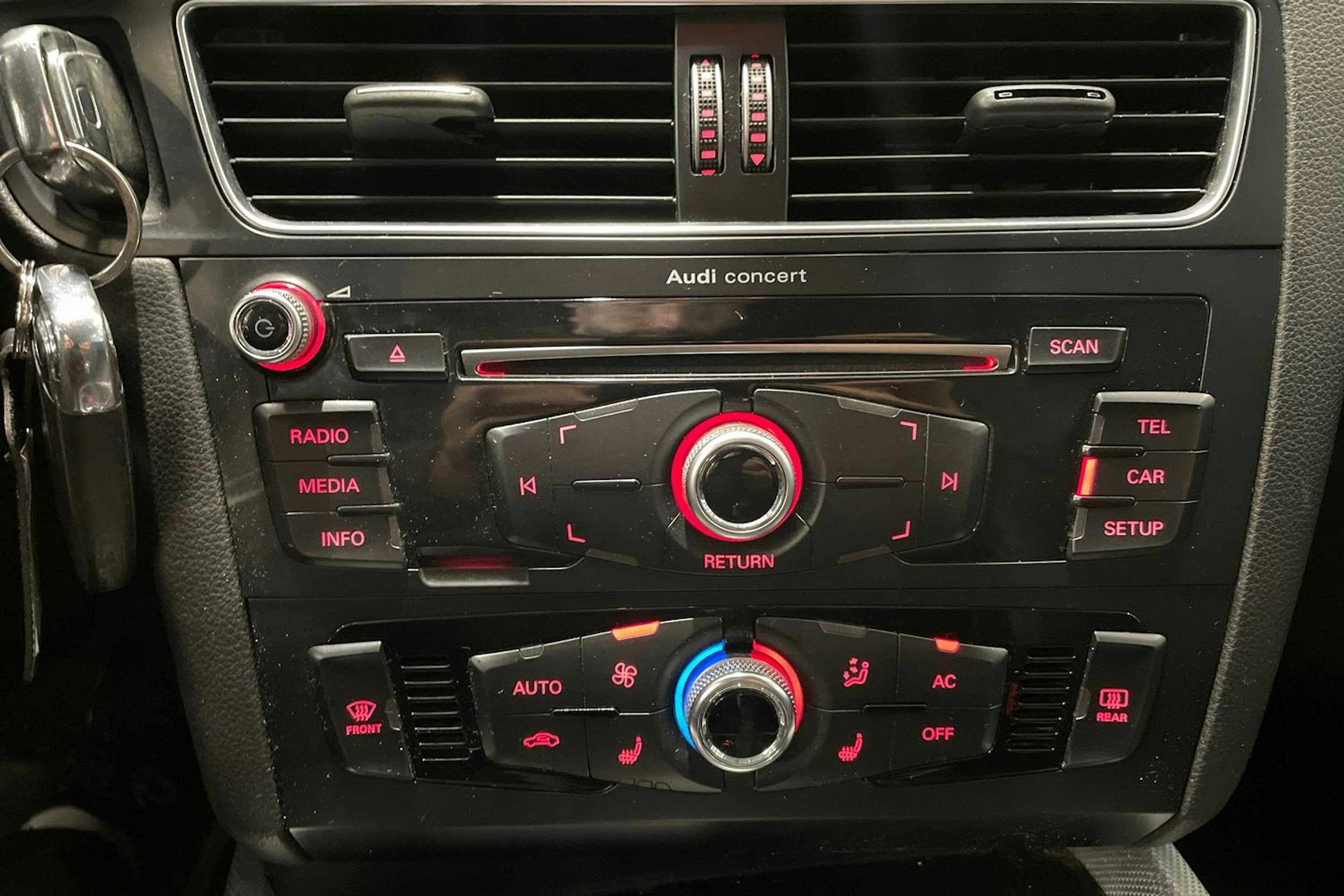 valkoinen Audi Q5 2013 kuva 23.