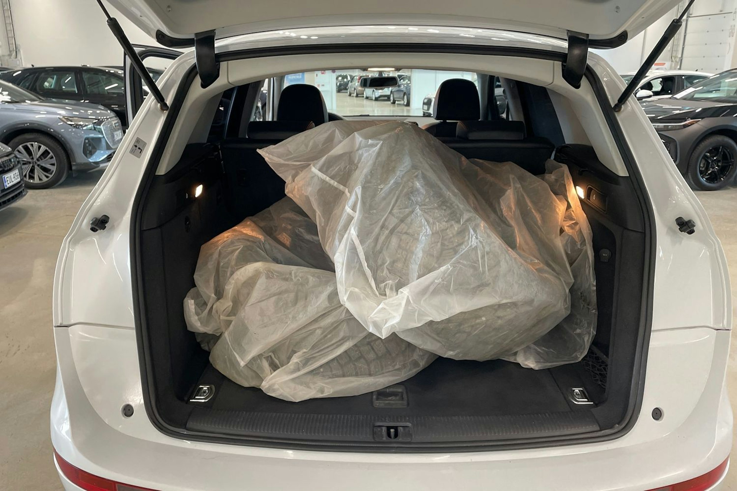valkoinen Audi Q5 2013 kuva 30.