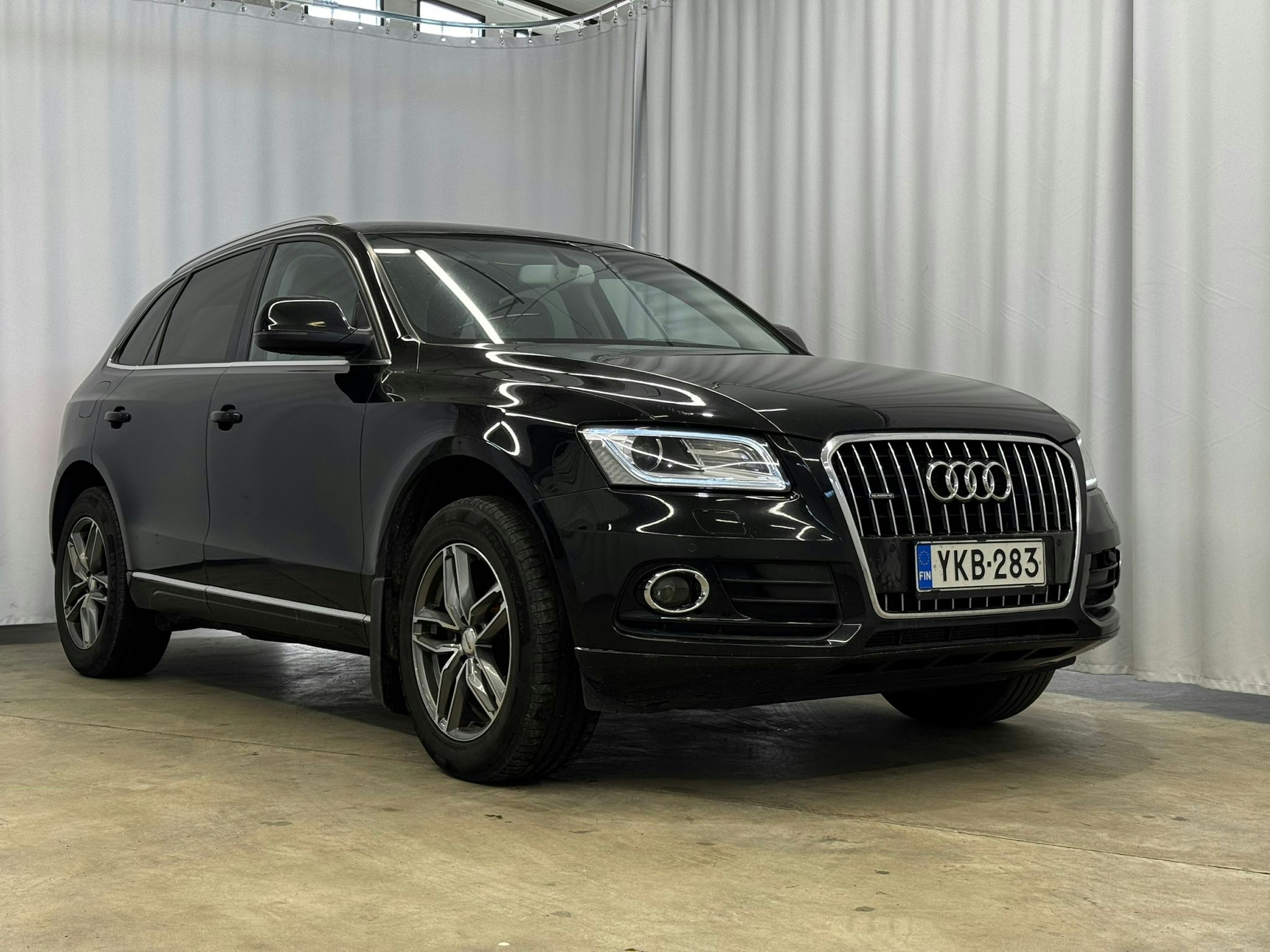 musta Audi Q5 2013 kuva 1.