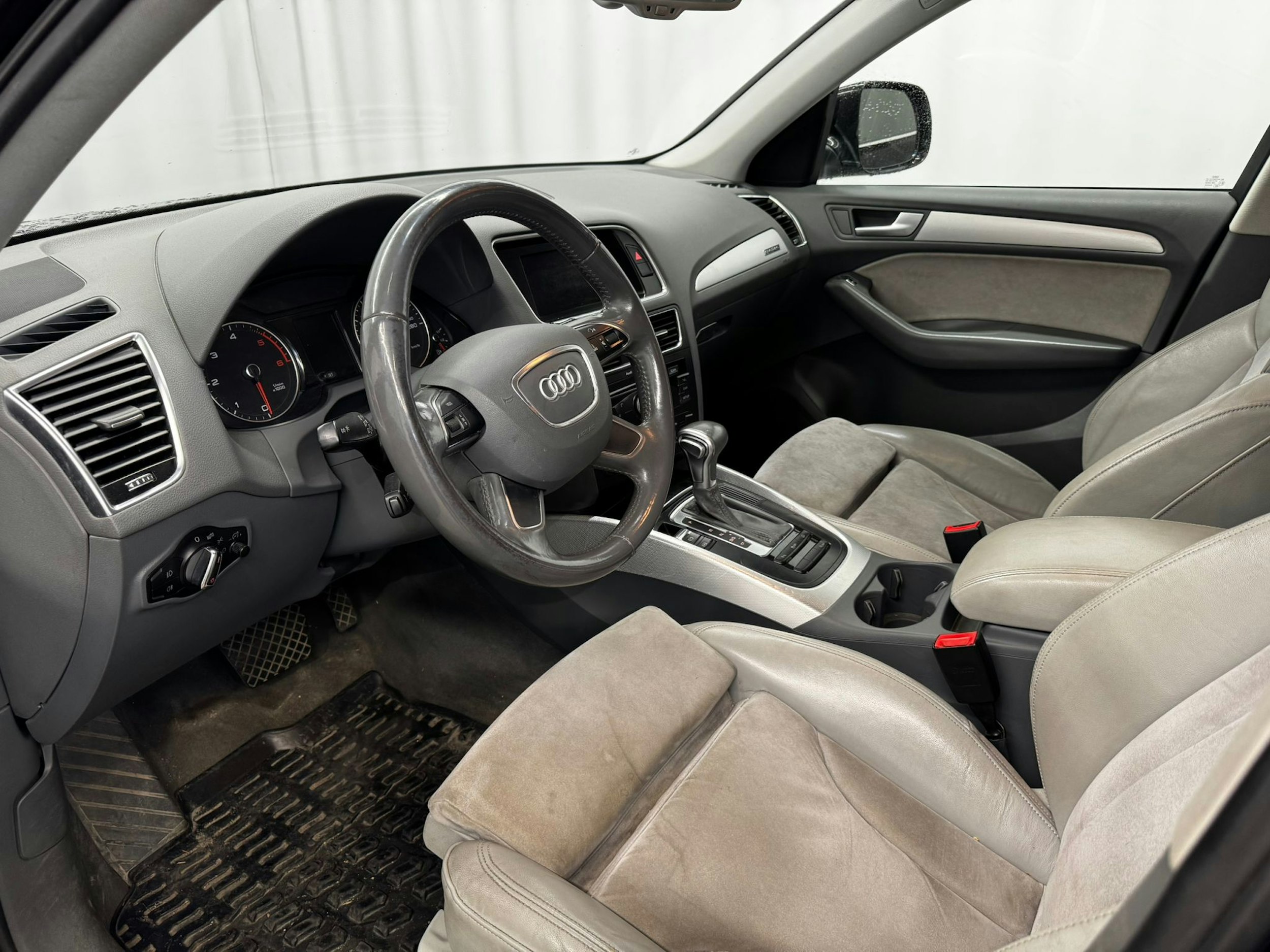 musta Audi Q5 2013 kuva 6.