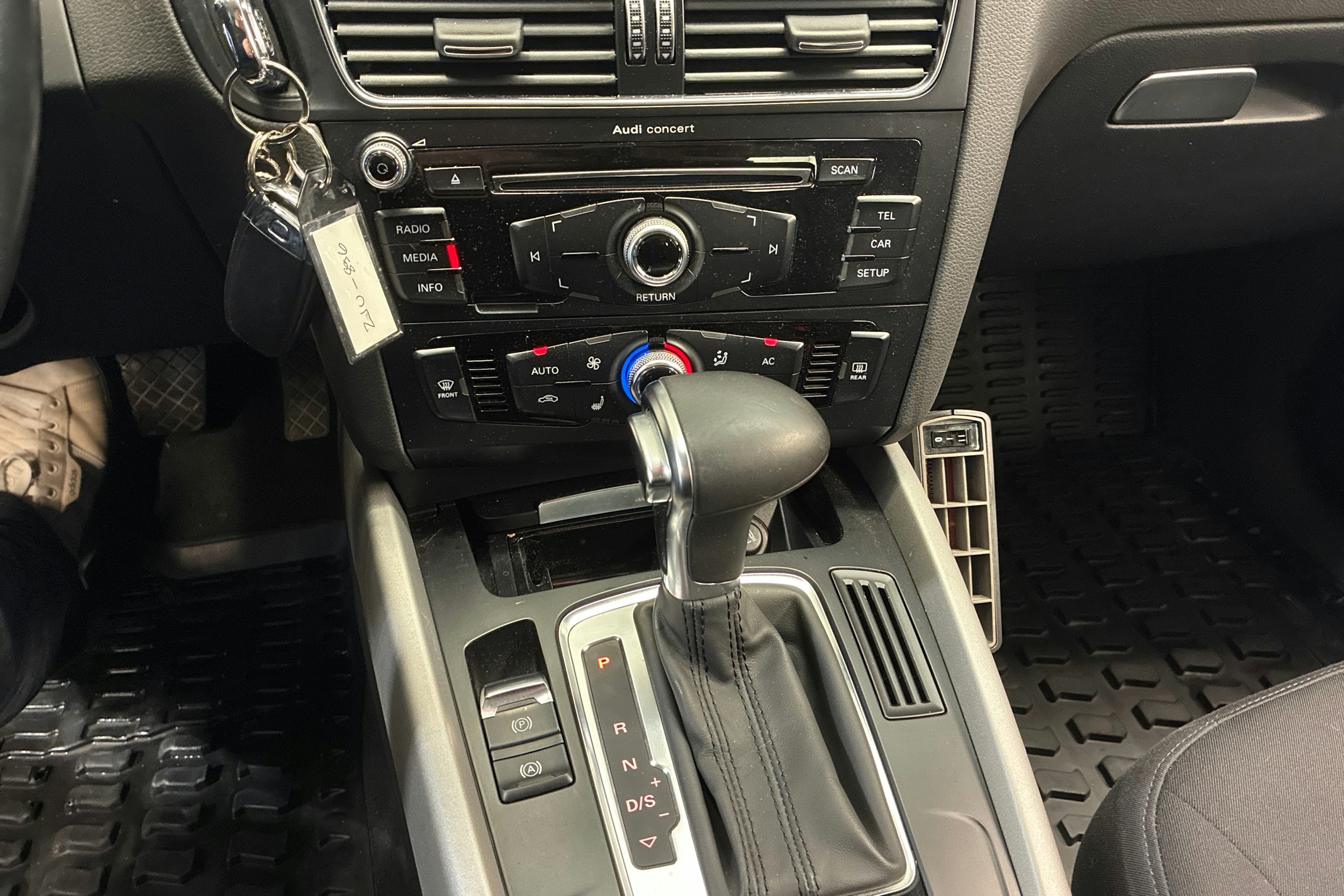 Hopea Audi Q5 2013 kuva 14.