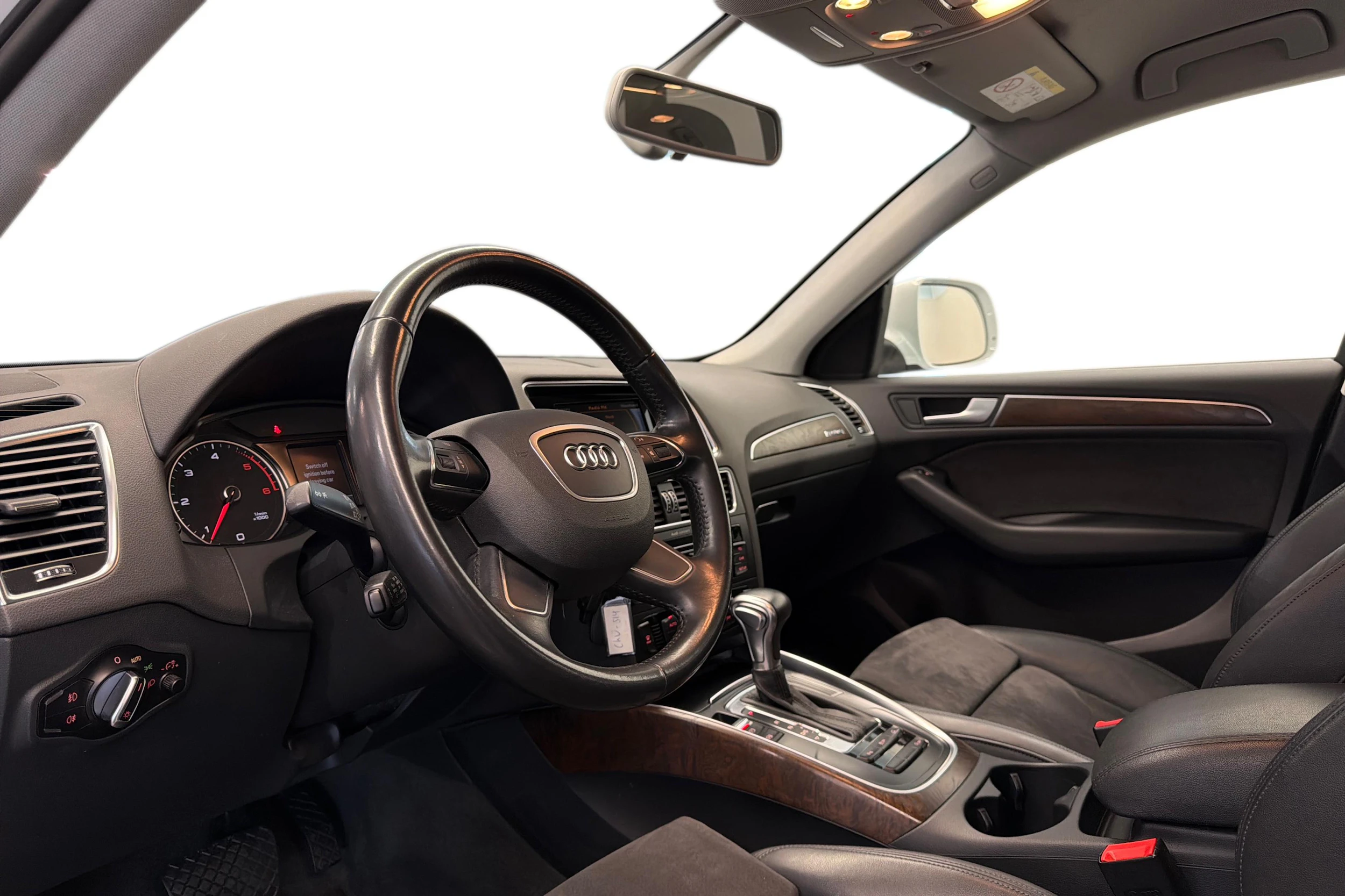 valkoinen Audi Q5 2015 kuva 6.