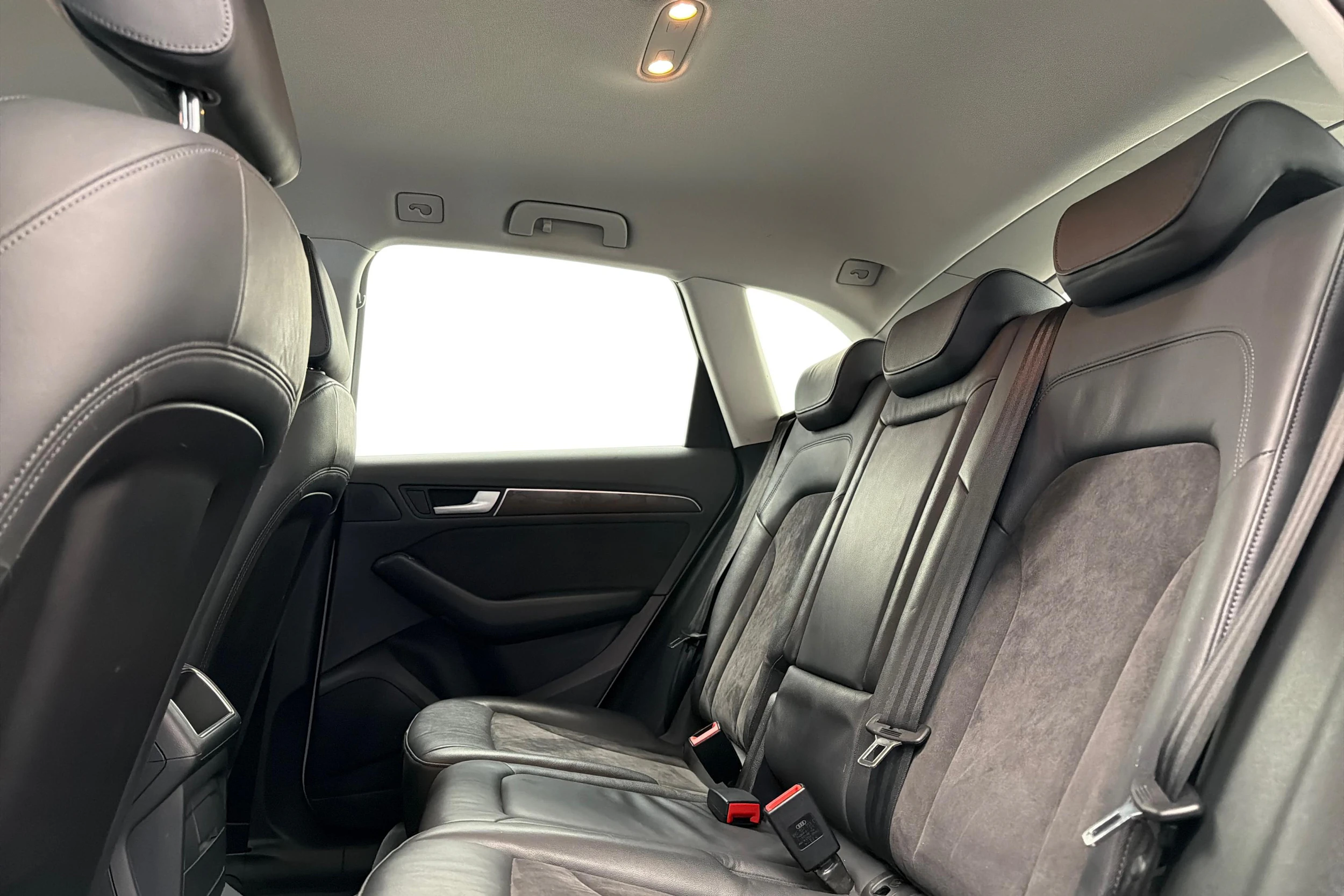 valkoinen Audi Q5 2015 kuva 8.