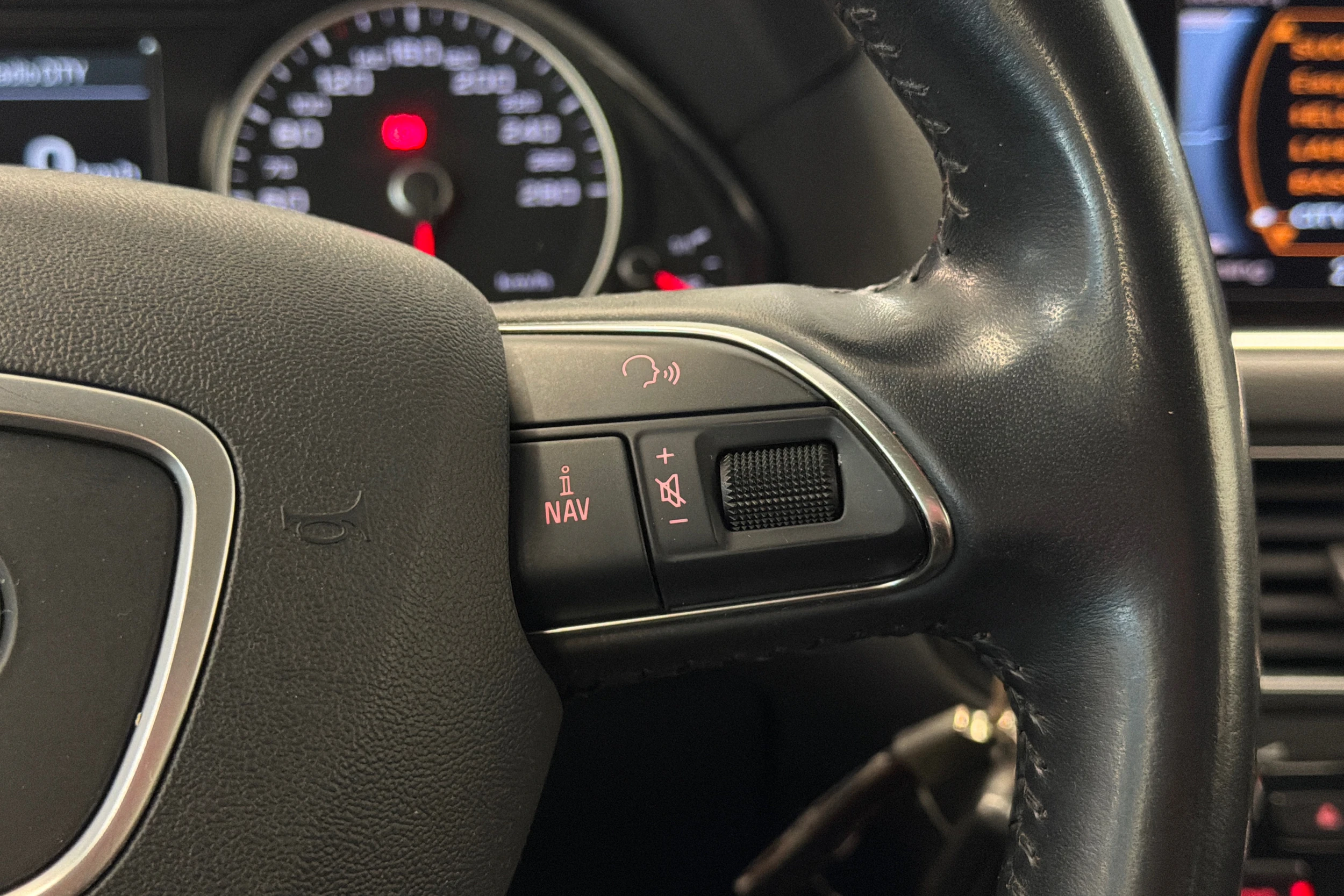 valkoinen Audi Q5 2015 kuva 14.