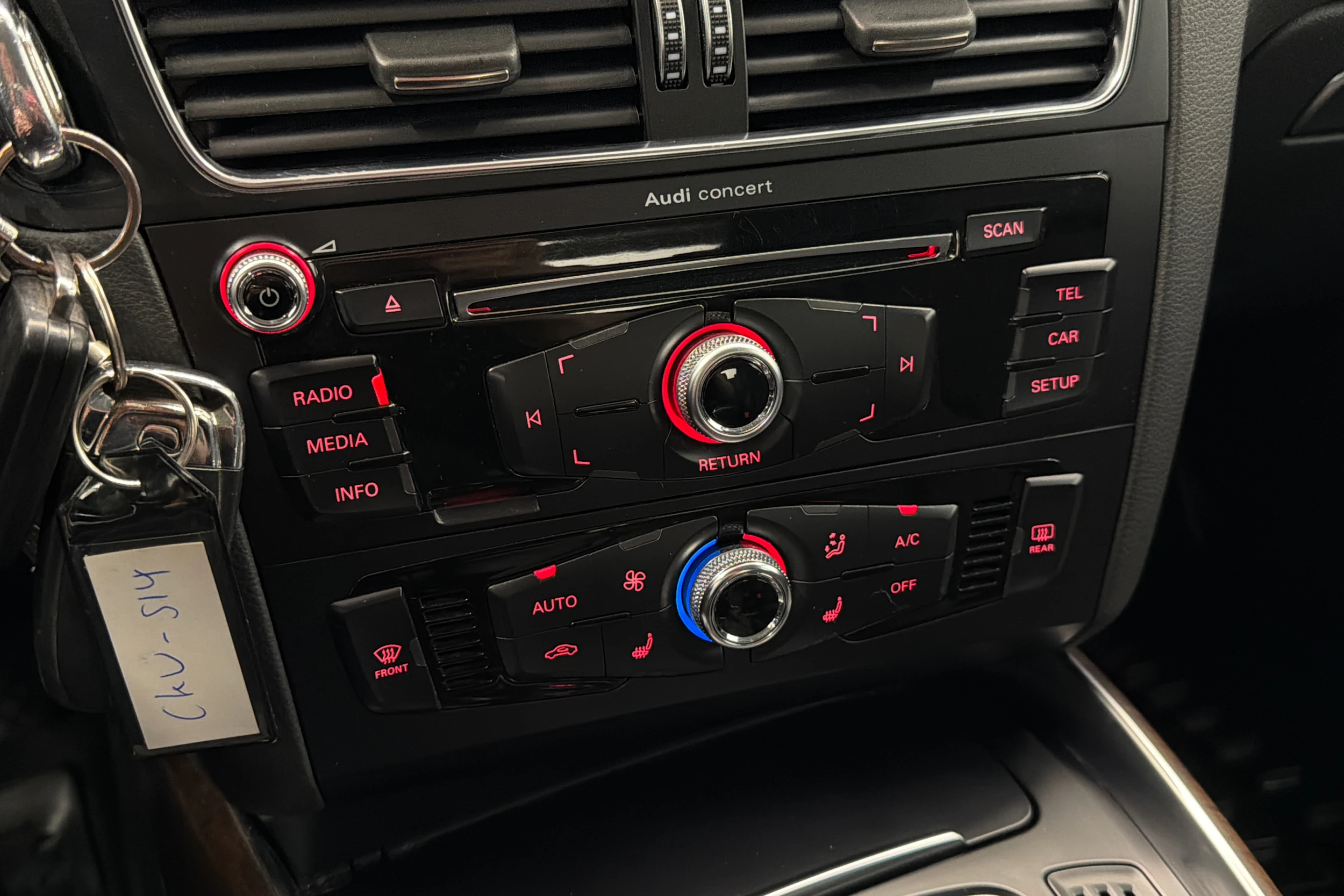 valkoinen Audi Q5 2015 kuva 20.