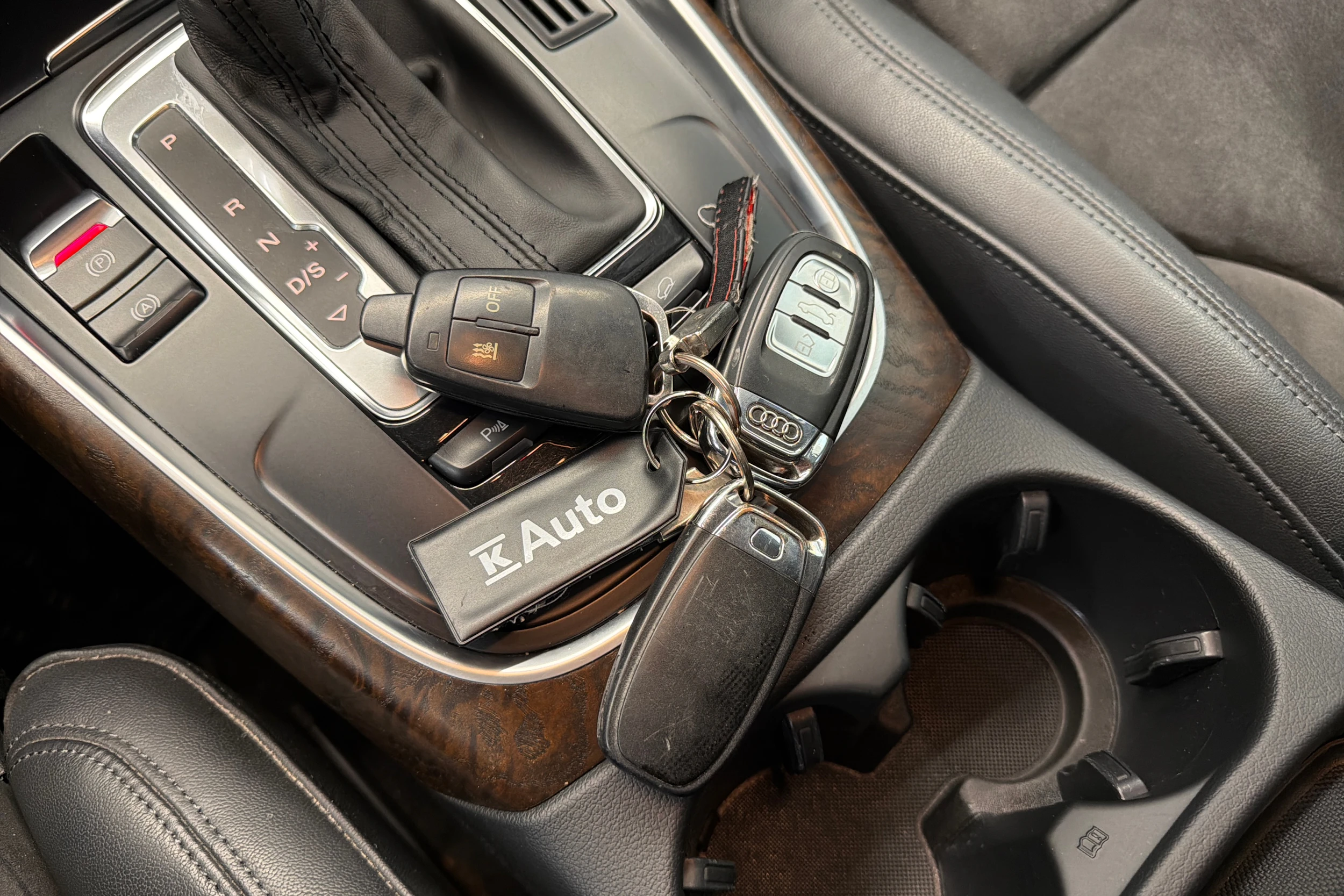 valkoinen Audi Q5 2015 kuva 23.