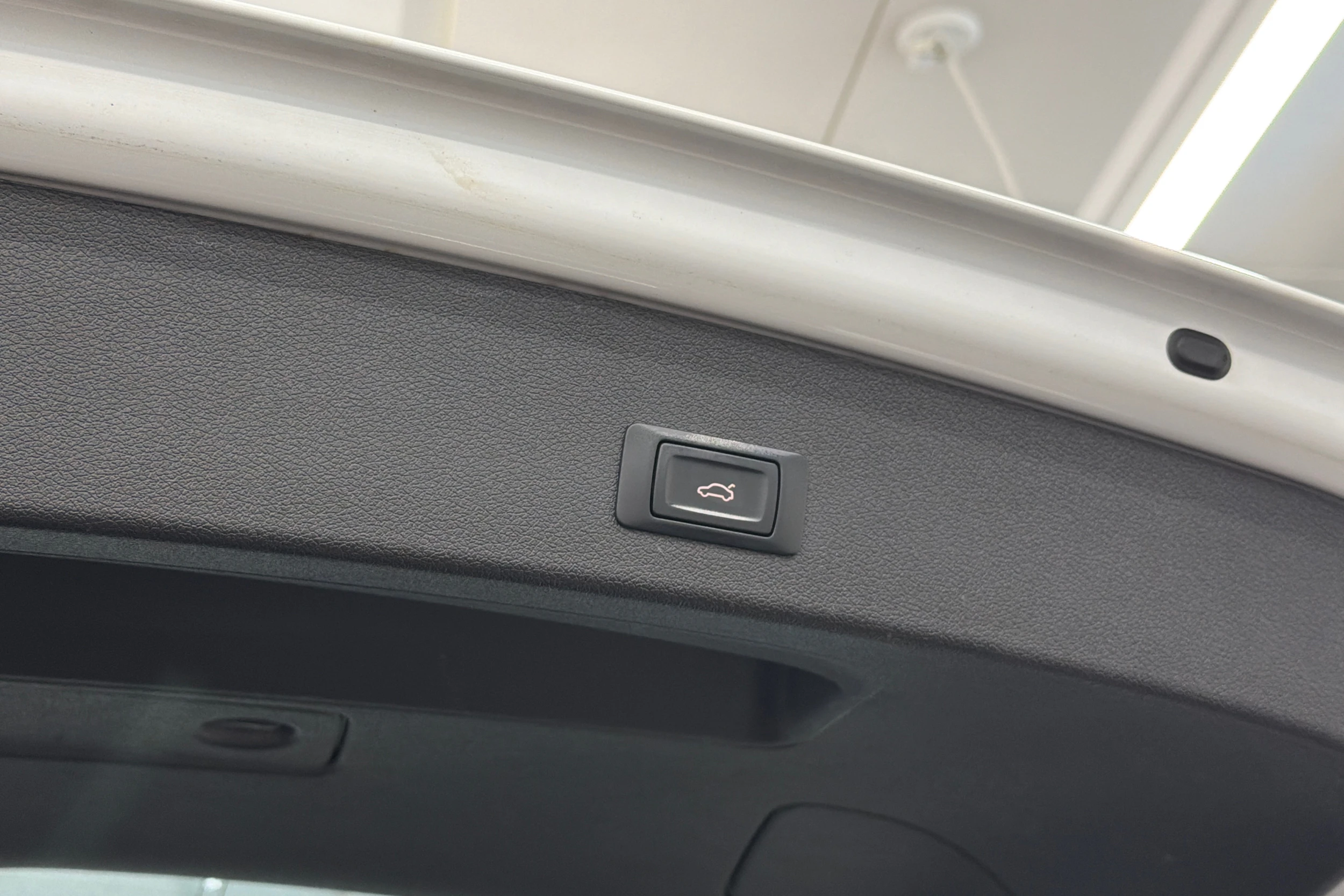 valkoinen Audi Q5 2015 kuva 25.