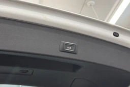 valkoinen Audi Q5 2015 kuva 25.