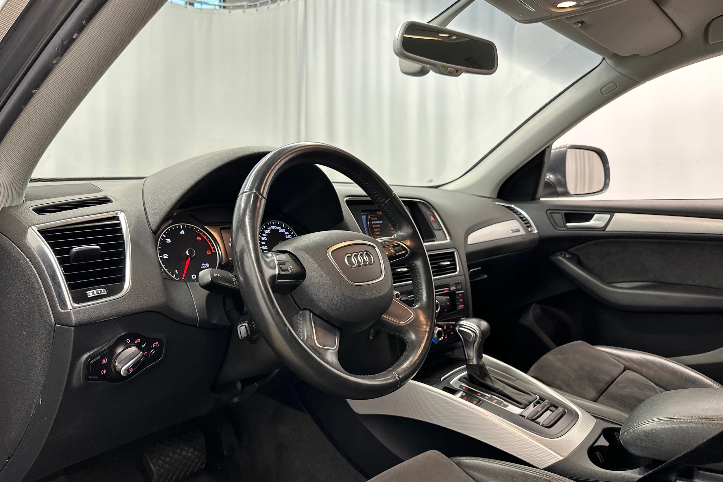 met. harmaa Audi Q5 2014 kuva 10.