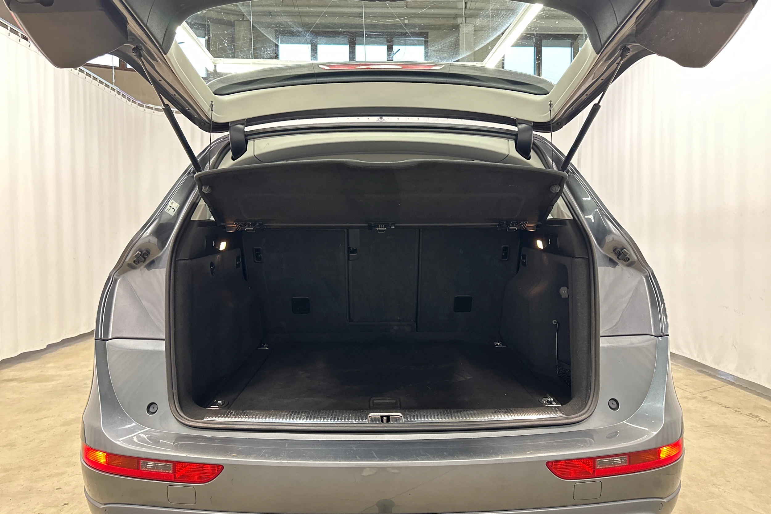 met. harmaa Audi Q5 2014 kuva 21.
