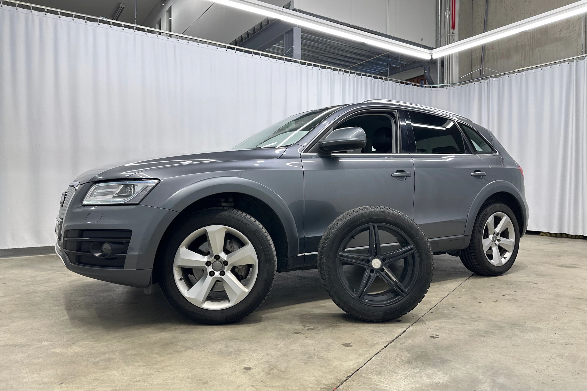 met. harmaa Audi Q5 2014 kuva 24.