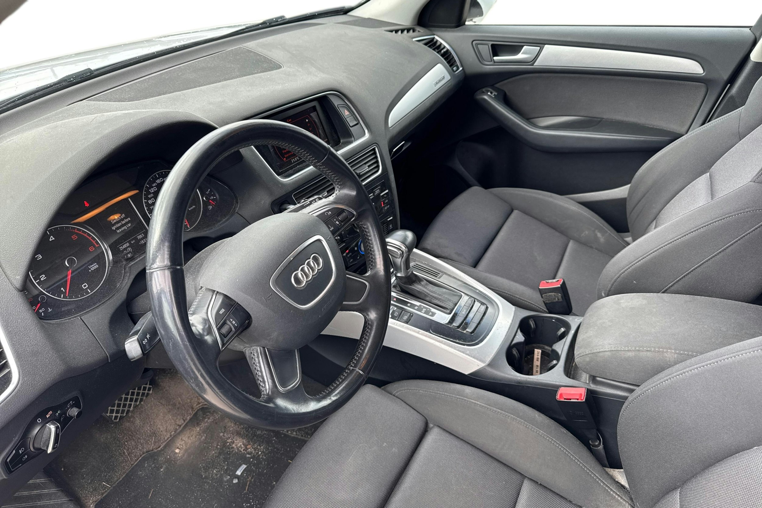 Valkoinen Audi Q5 2014 kuva 3.