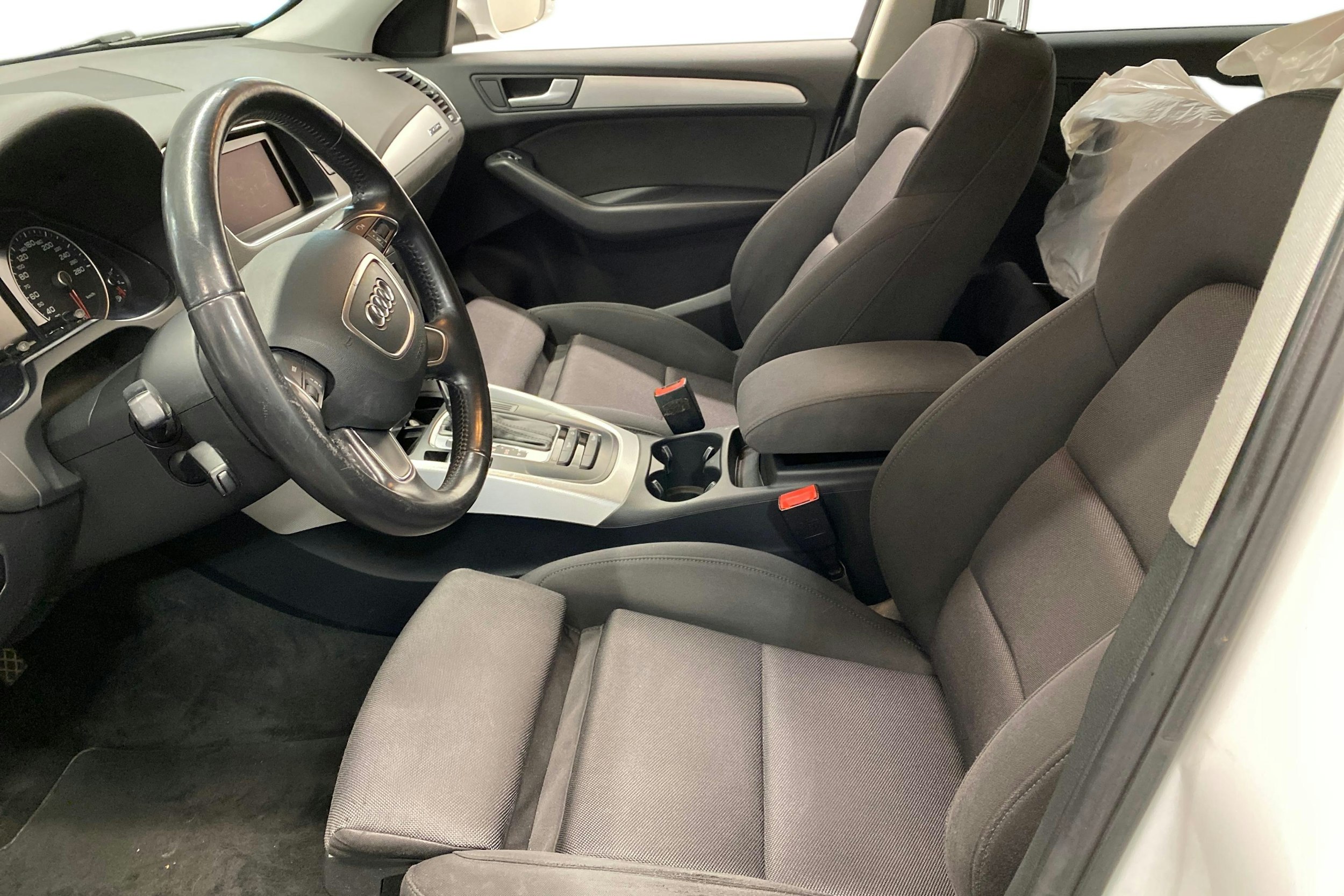 Valkoinen Audi Q5 2014 kuva 10.