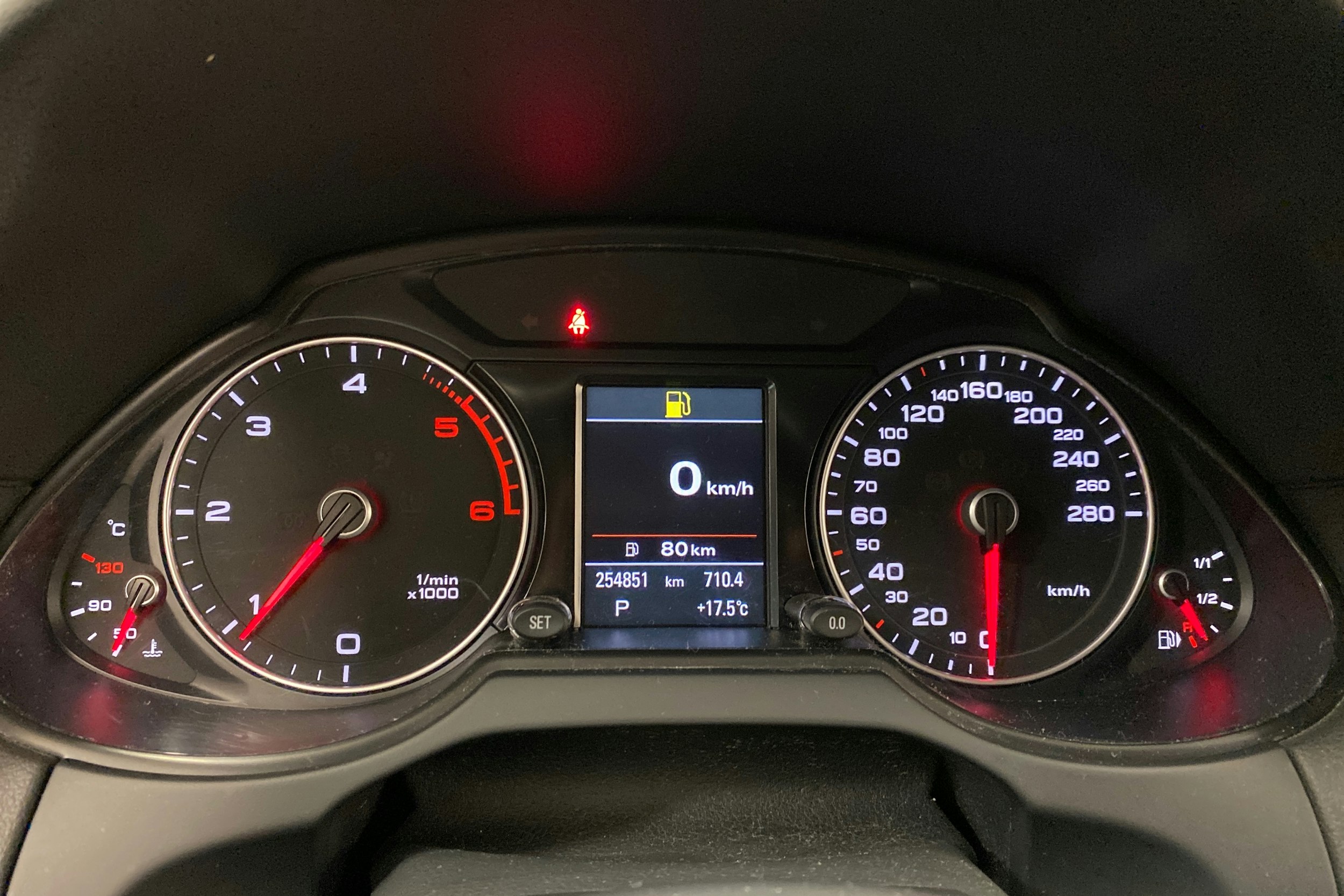 Valkoinen Audi Q5 2014 kuva 14.