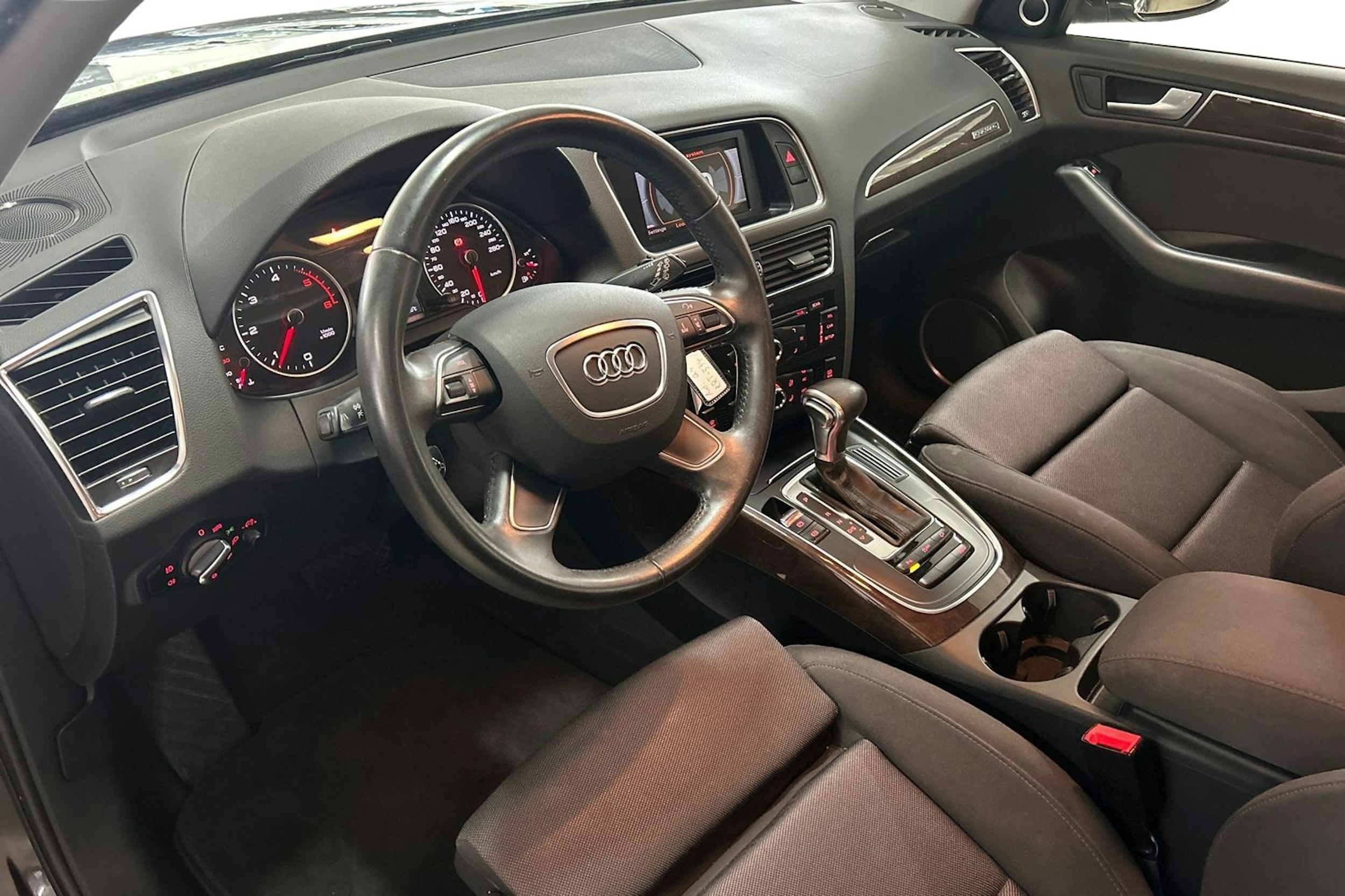 harmaa Audi Q5 2014 kuva 7.