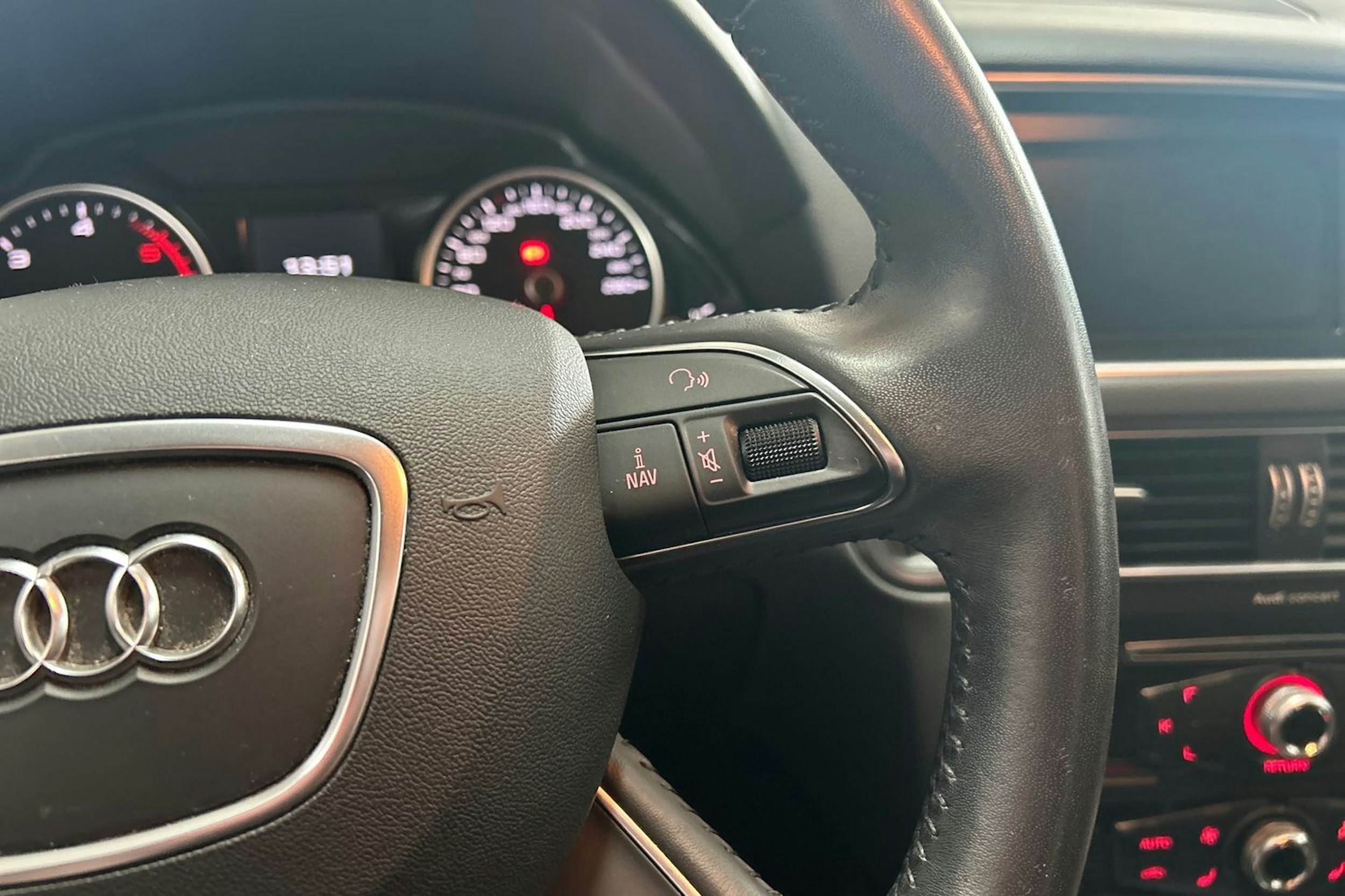 harmaa Audi Q5 2014 kuva 17.