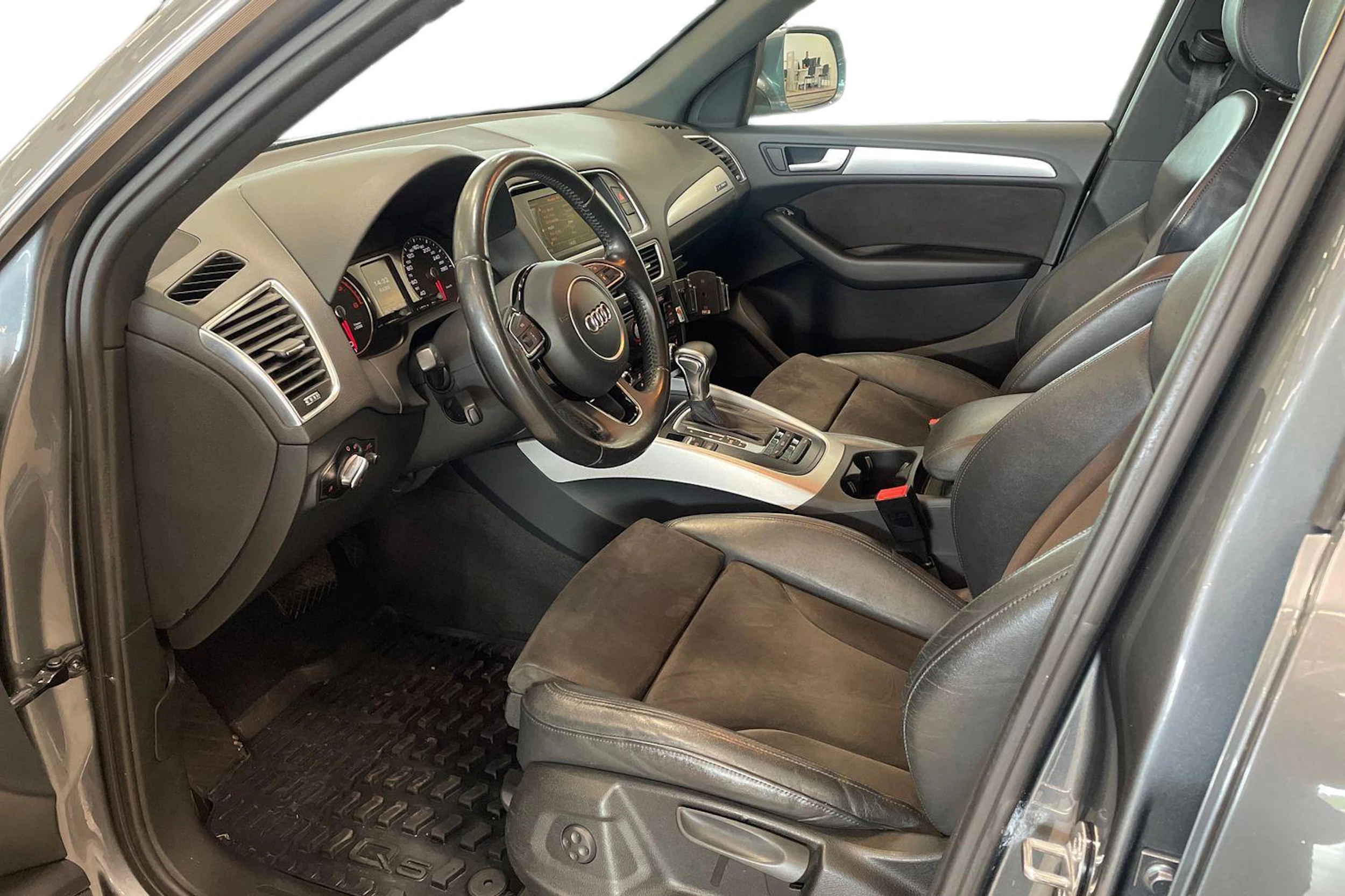 harmaa Audi Q5 2014 kuva 6.