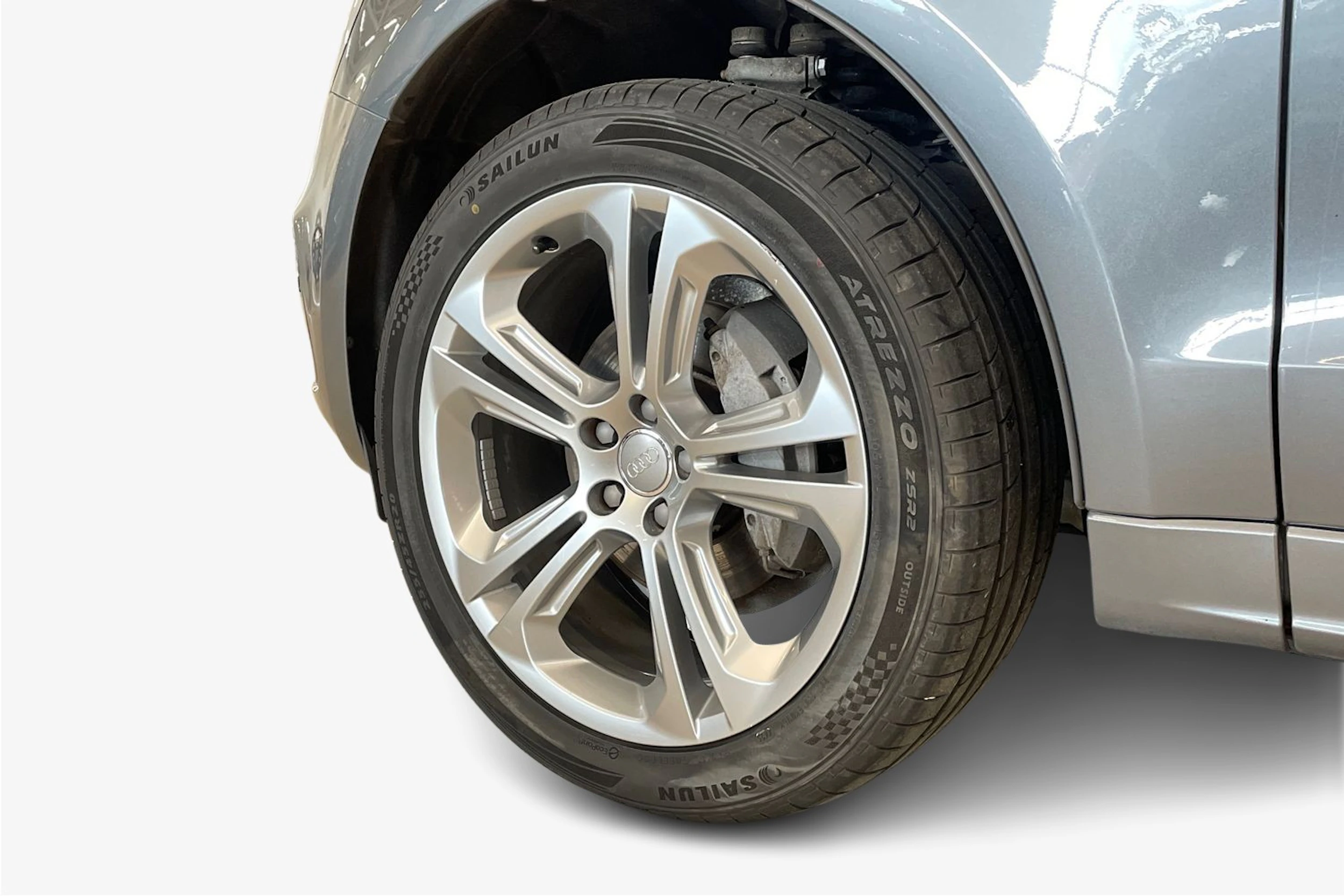 harmaa Audi Q5 2014 kuva 9.
