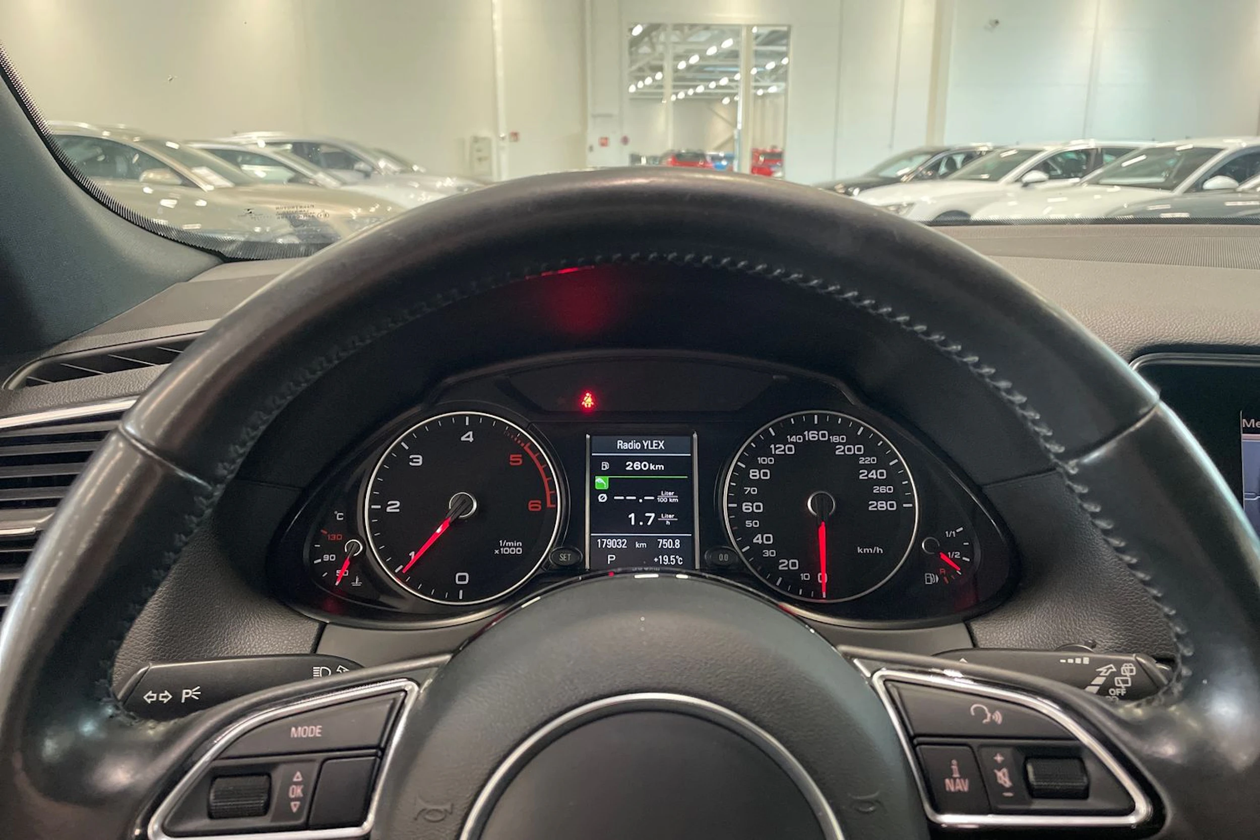 harmaa Audi Q5 2014 kuva 14.