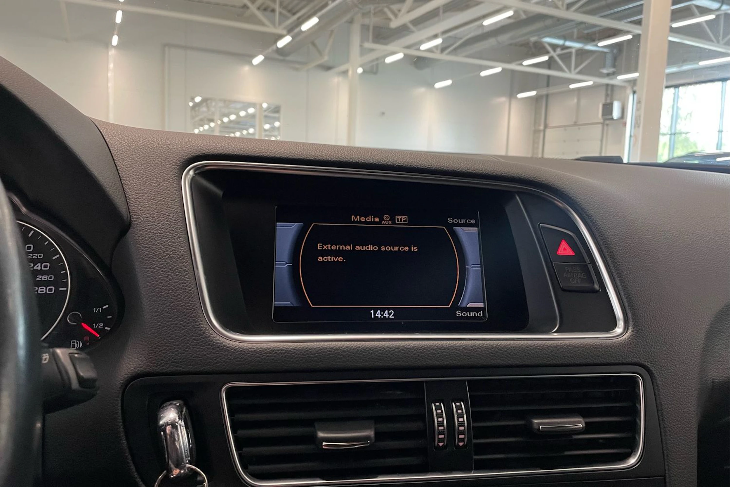 harmaa Audi Q5 2014 kuva 20.