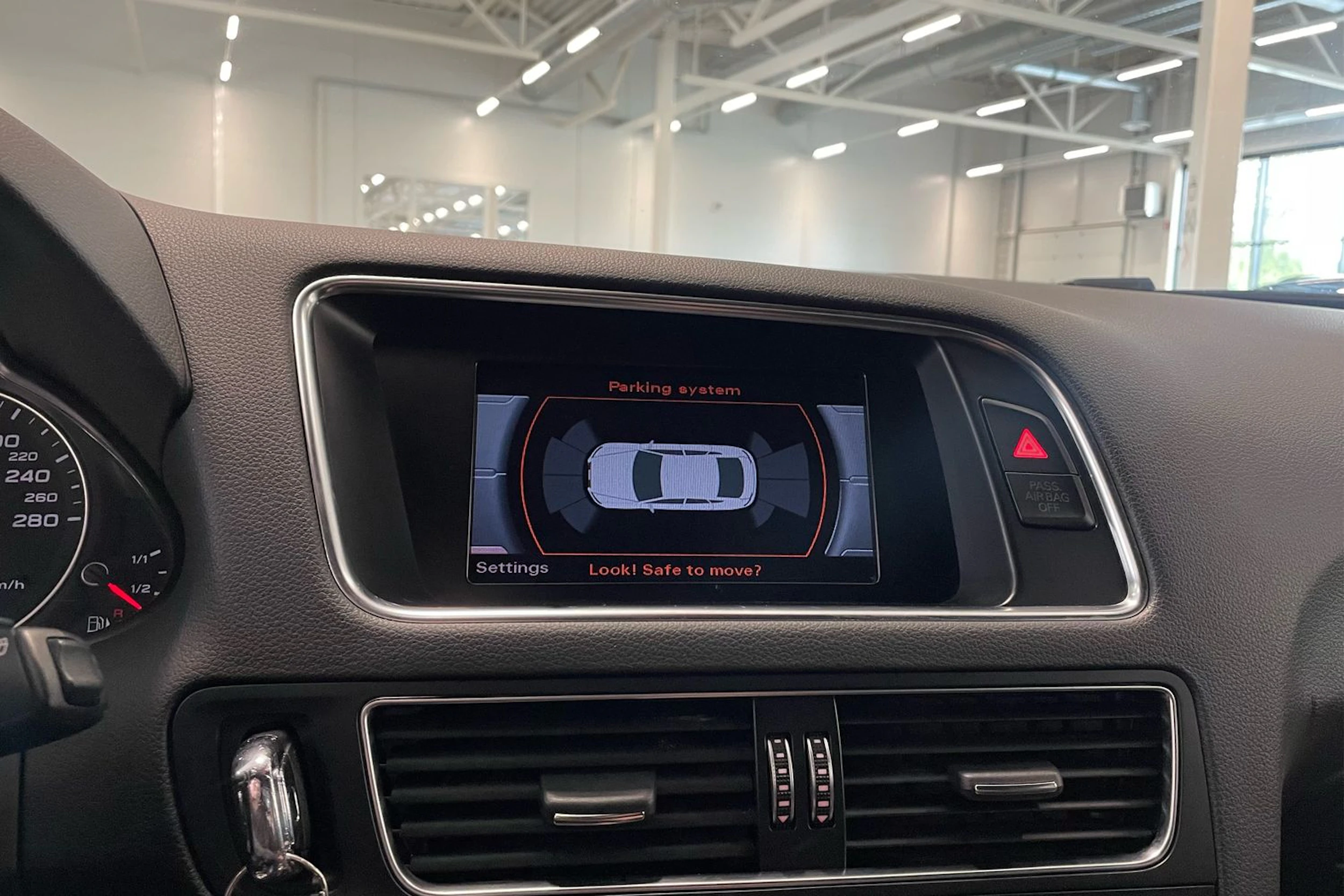 harmaa Audi Q5 2014 kuva 21.