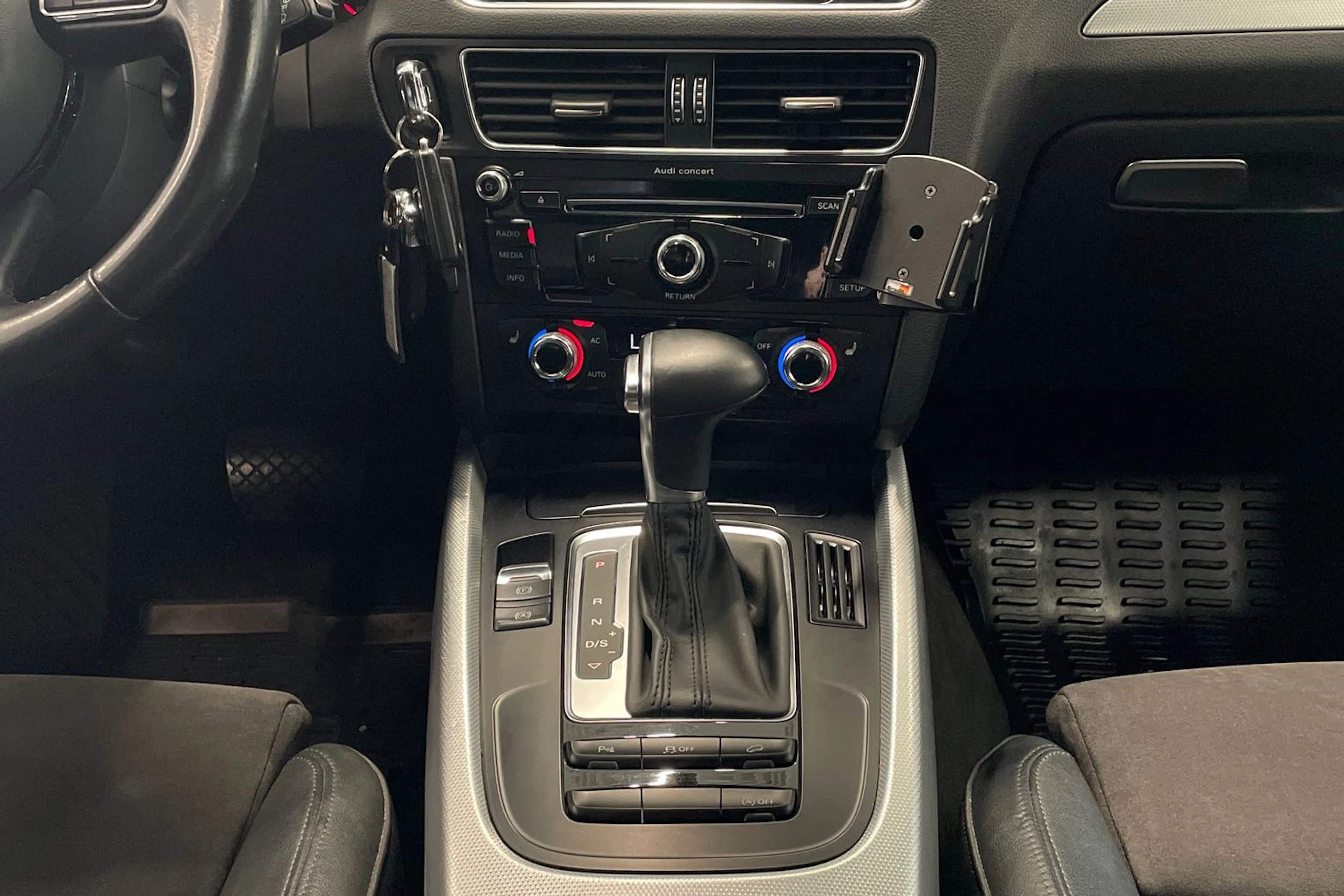 harmaa Audi Q5 2014 kuva 22.