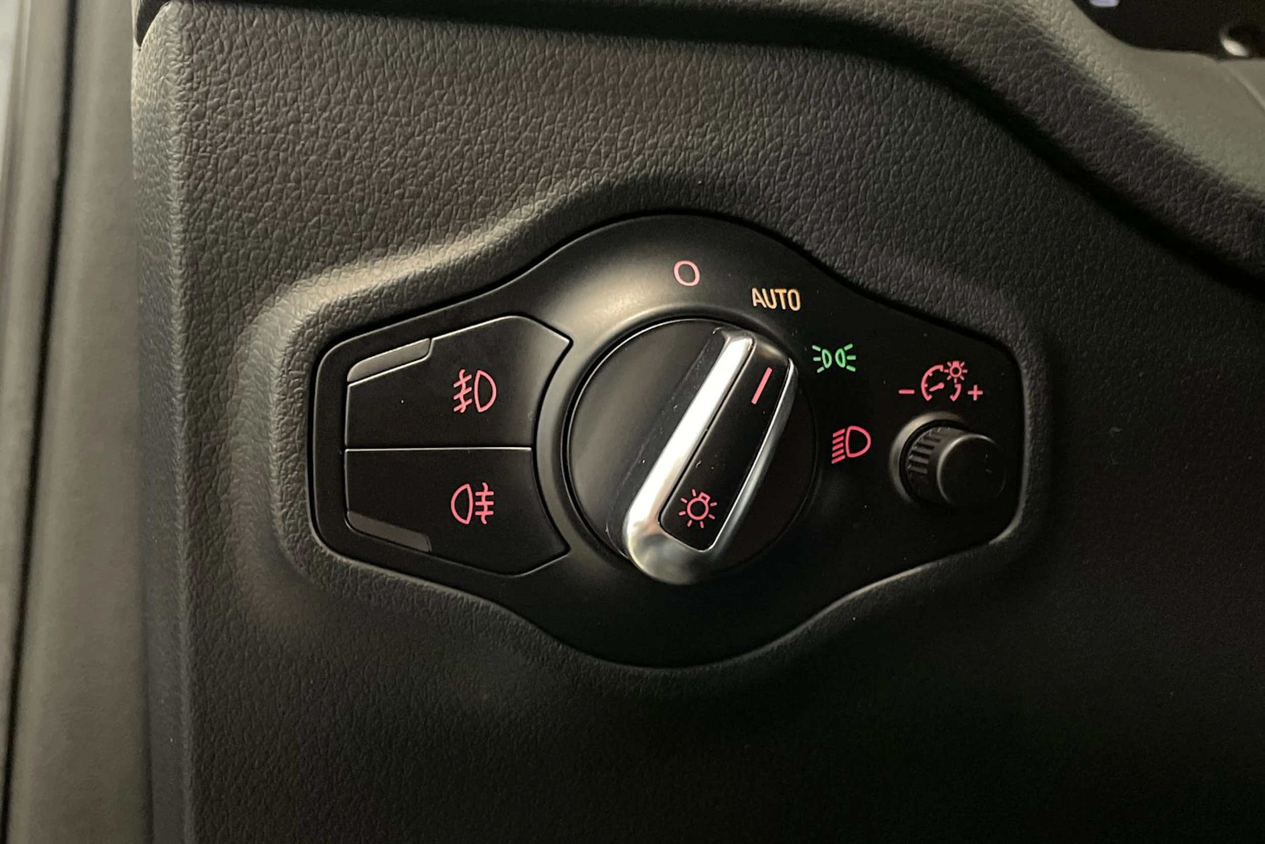 harmaa Audi Q5 2014 kuva 25.