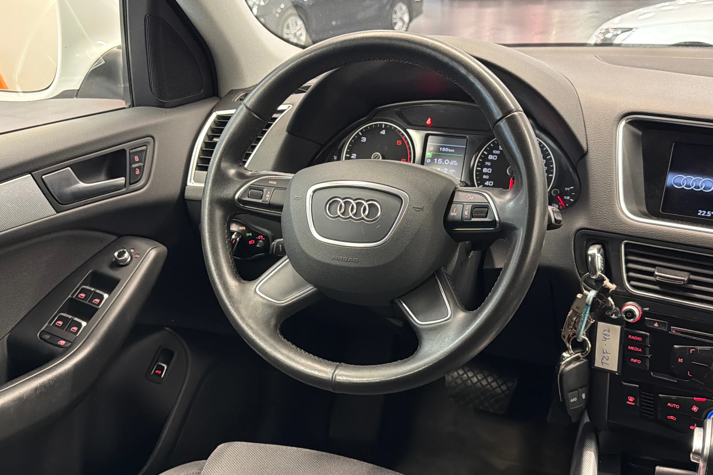 Valkoinen Audi Q5 2014 kuva 14.