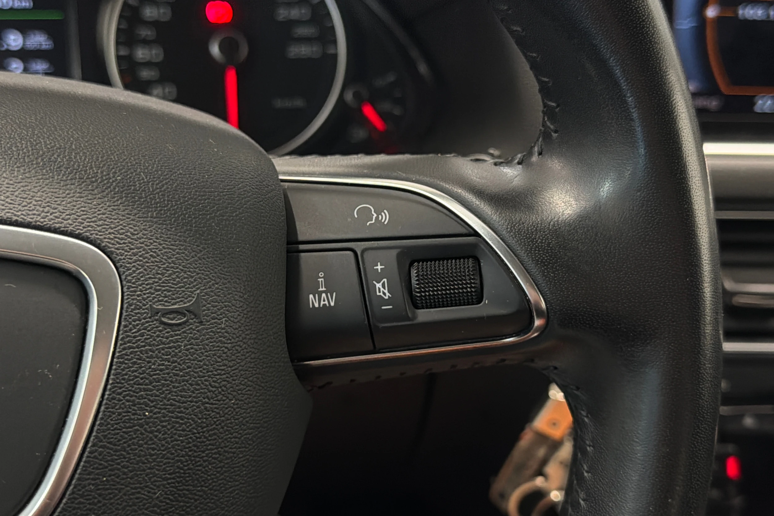 Valkoinen Audi Q5 2014 kuva 16.