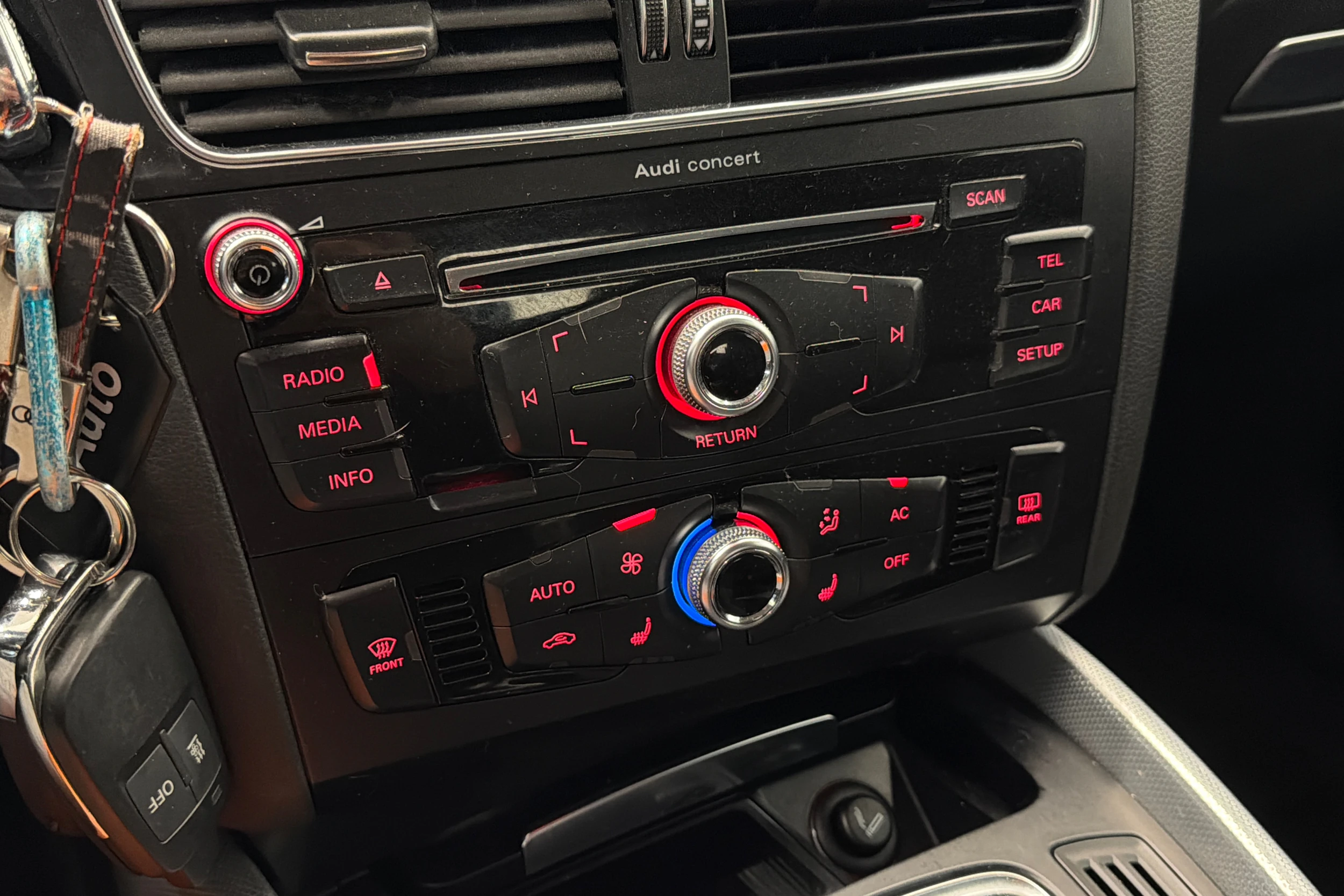 Valkoinen Audi Q5 2014 kuva 23.