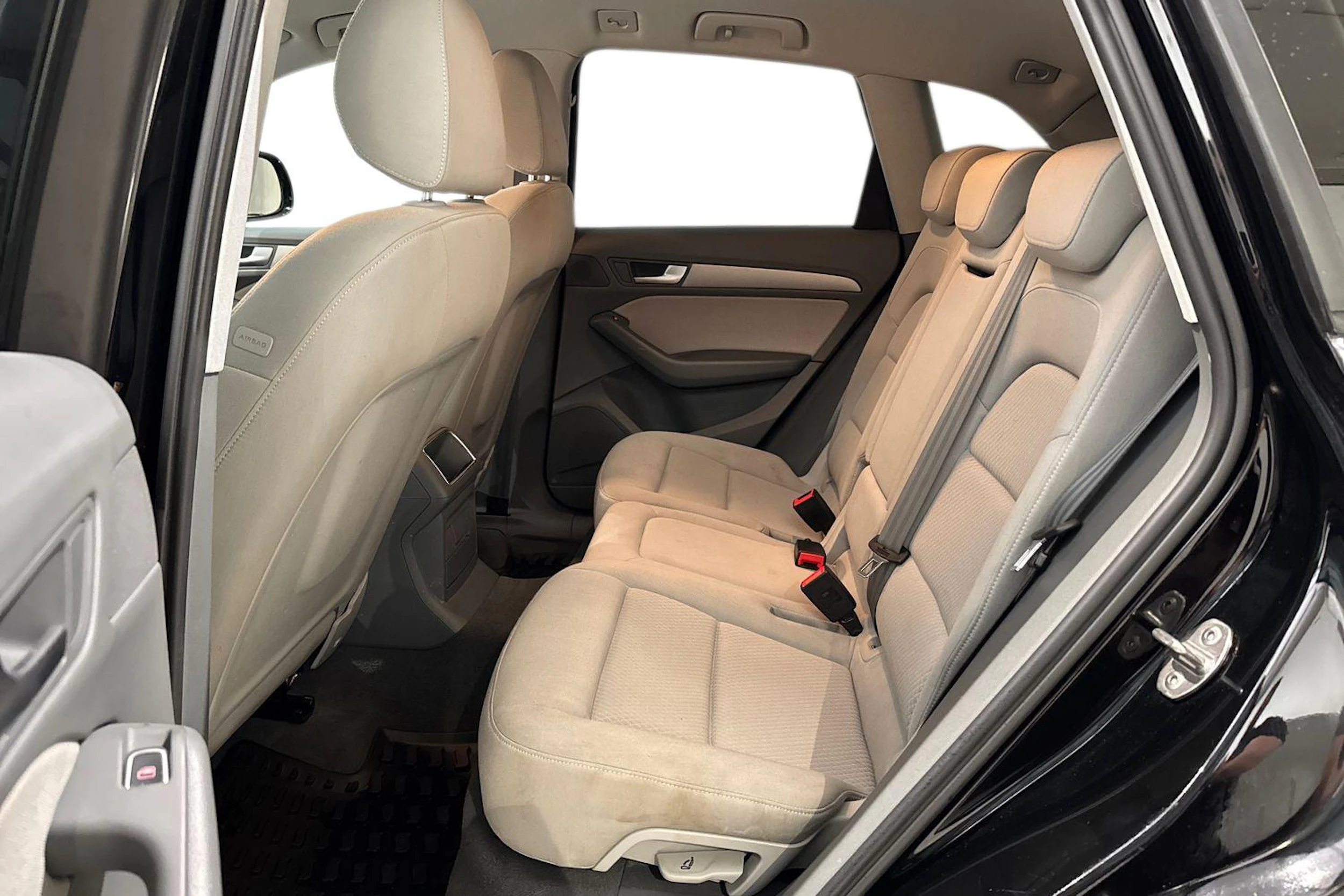 musta Audi Q5 2015 kuva 11.