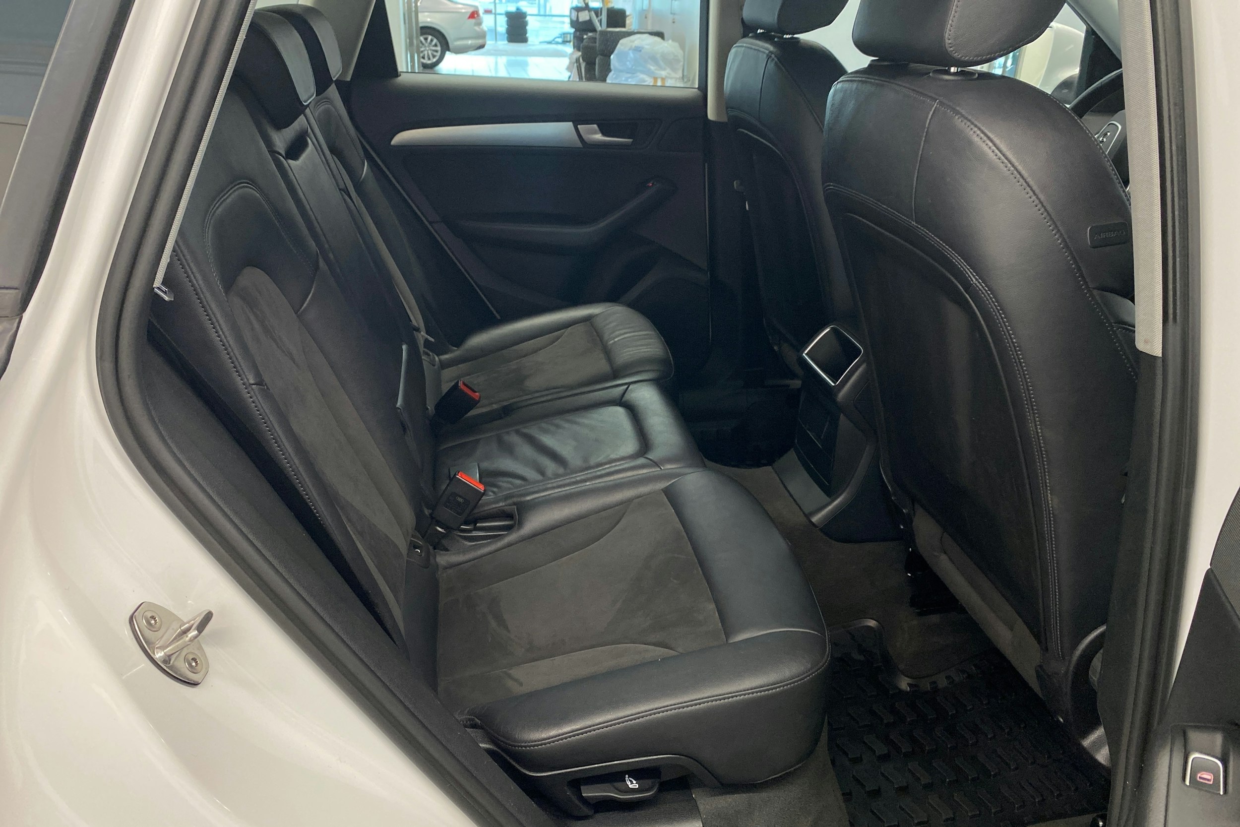 Valkoinen Audi Q5 2014 kuva 16.