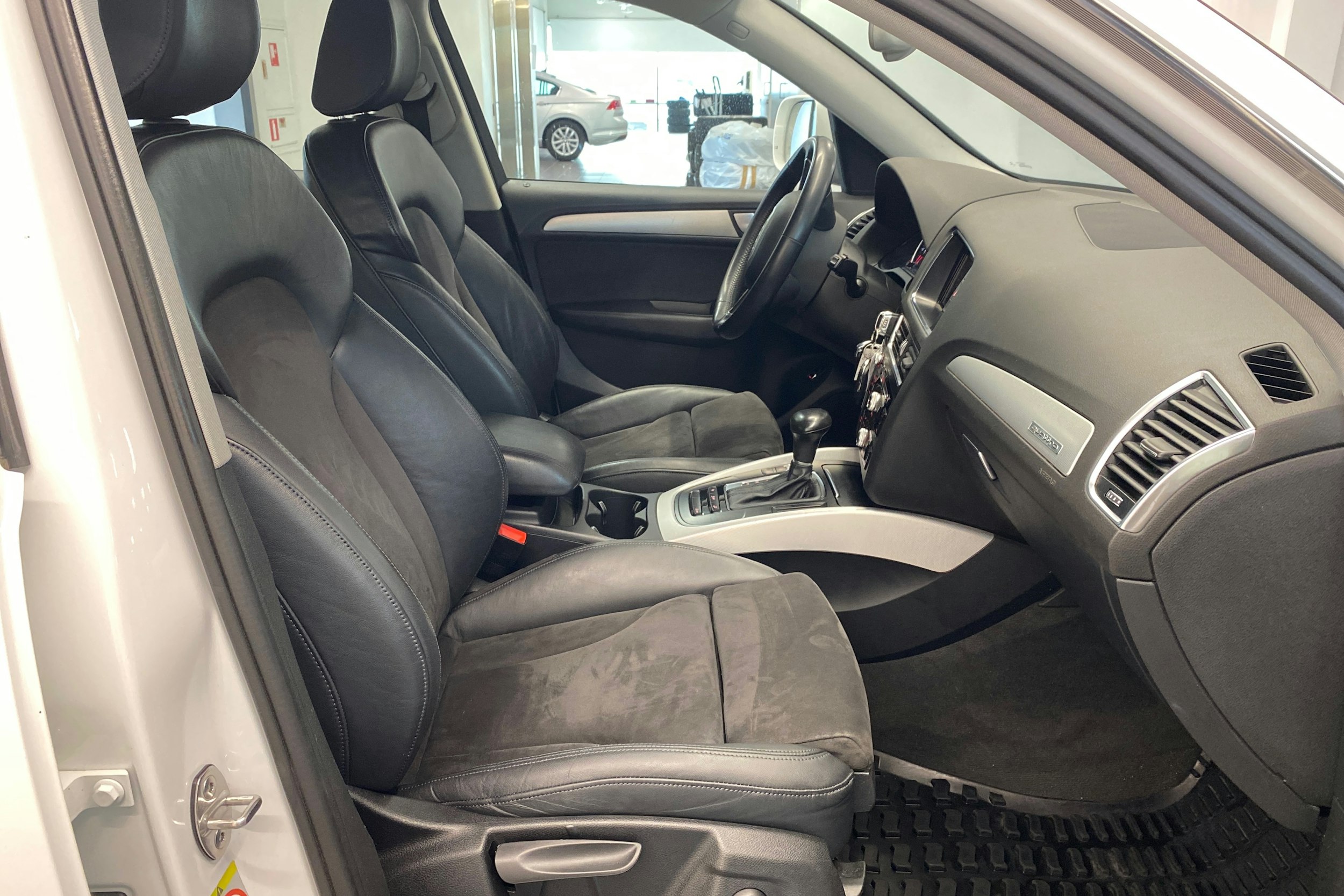 Valkoinen Audi Q5 2014 kuva 17.