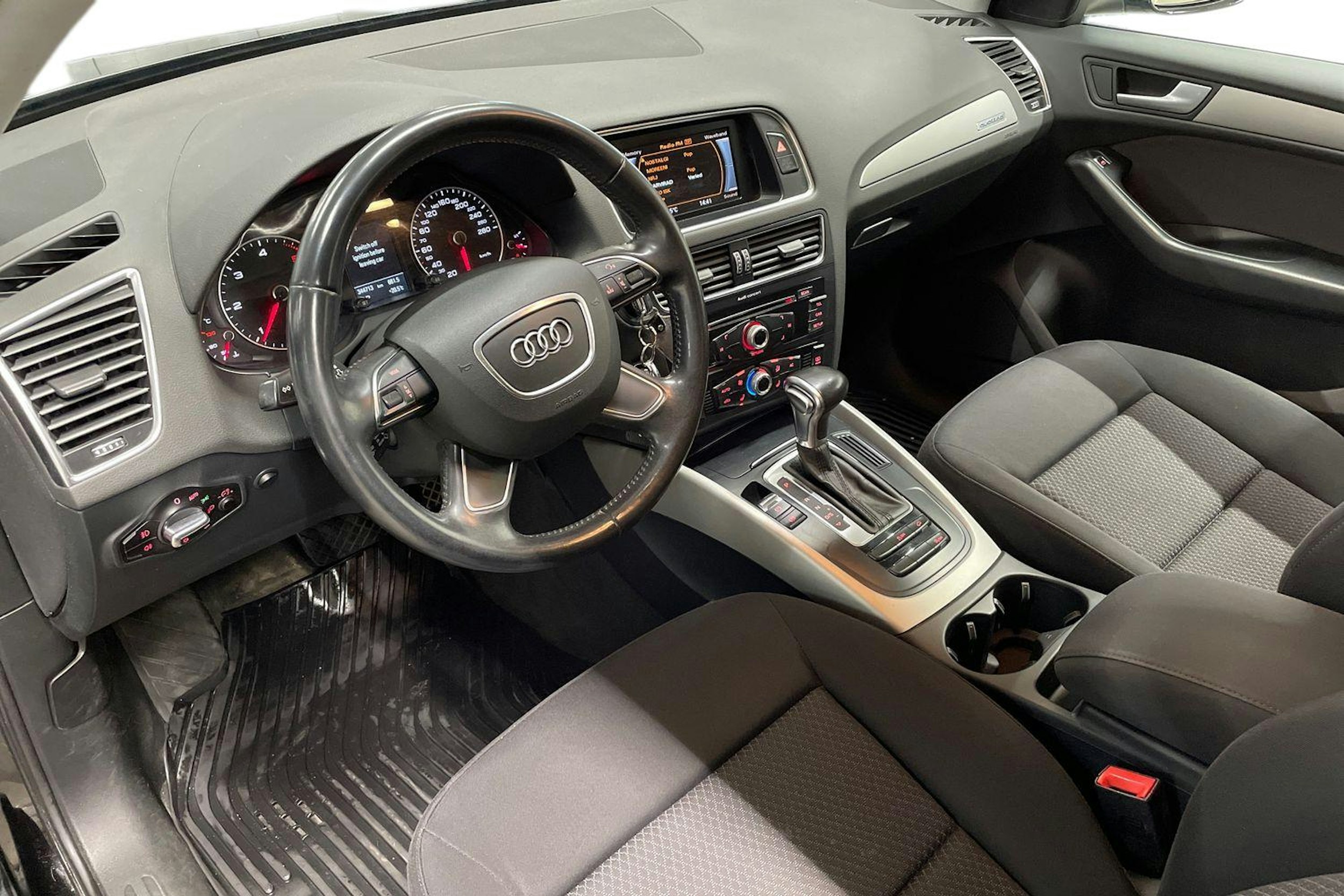 Musta Audi Q5 2014 kuva 7.