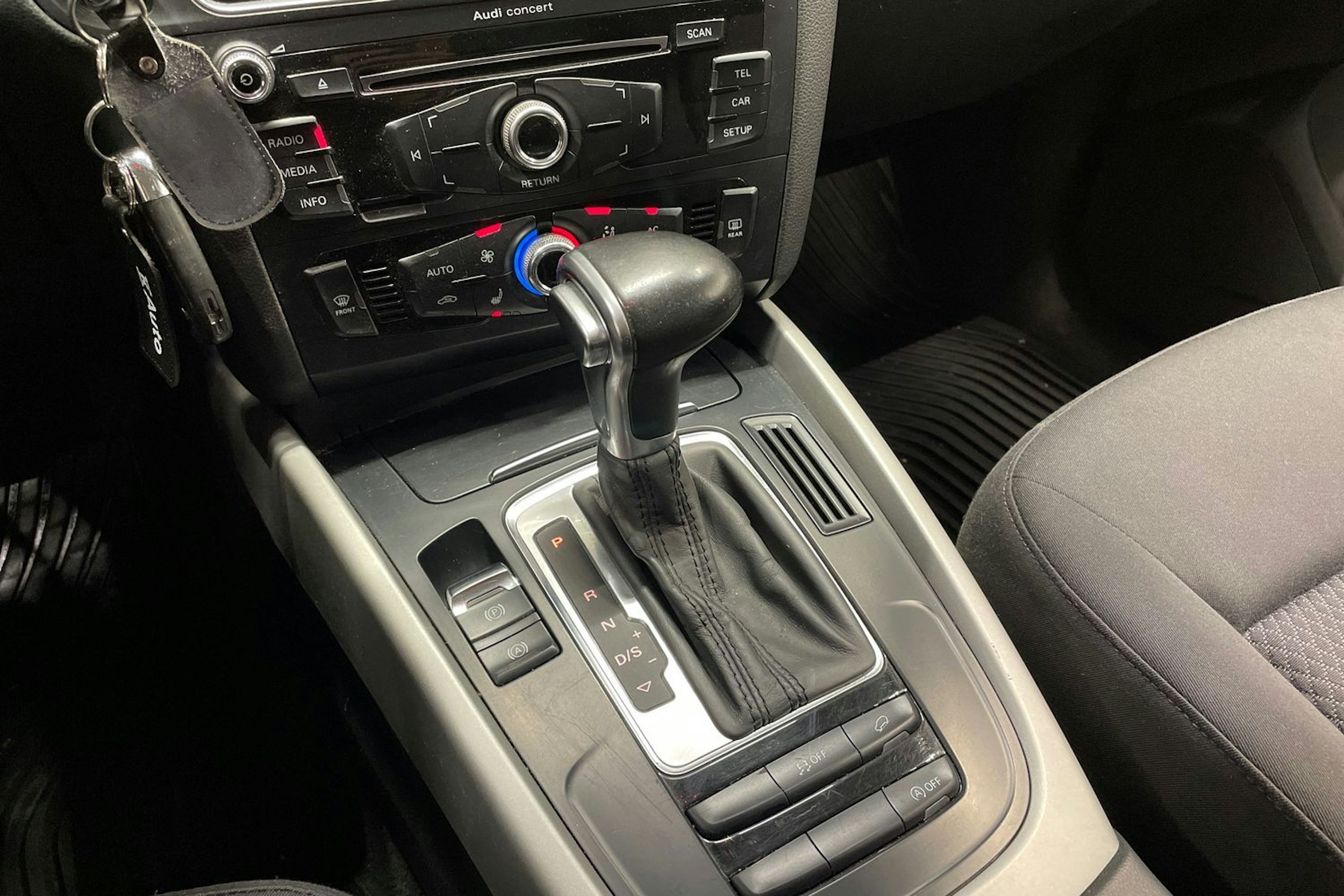 Musta Audi Q5 2014 kuva 18.