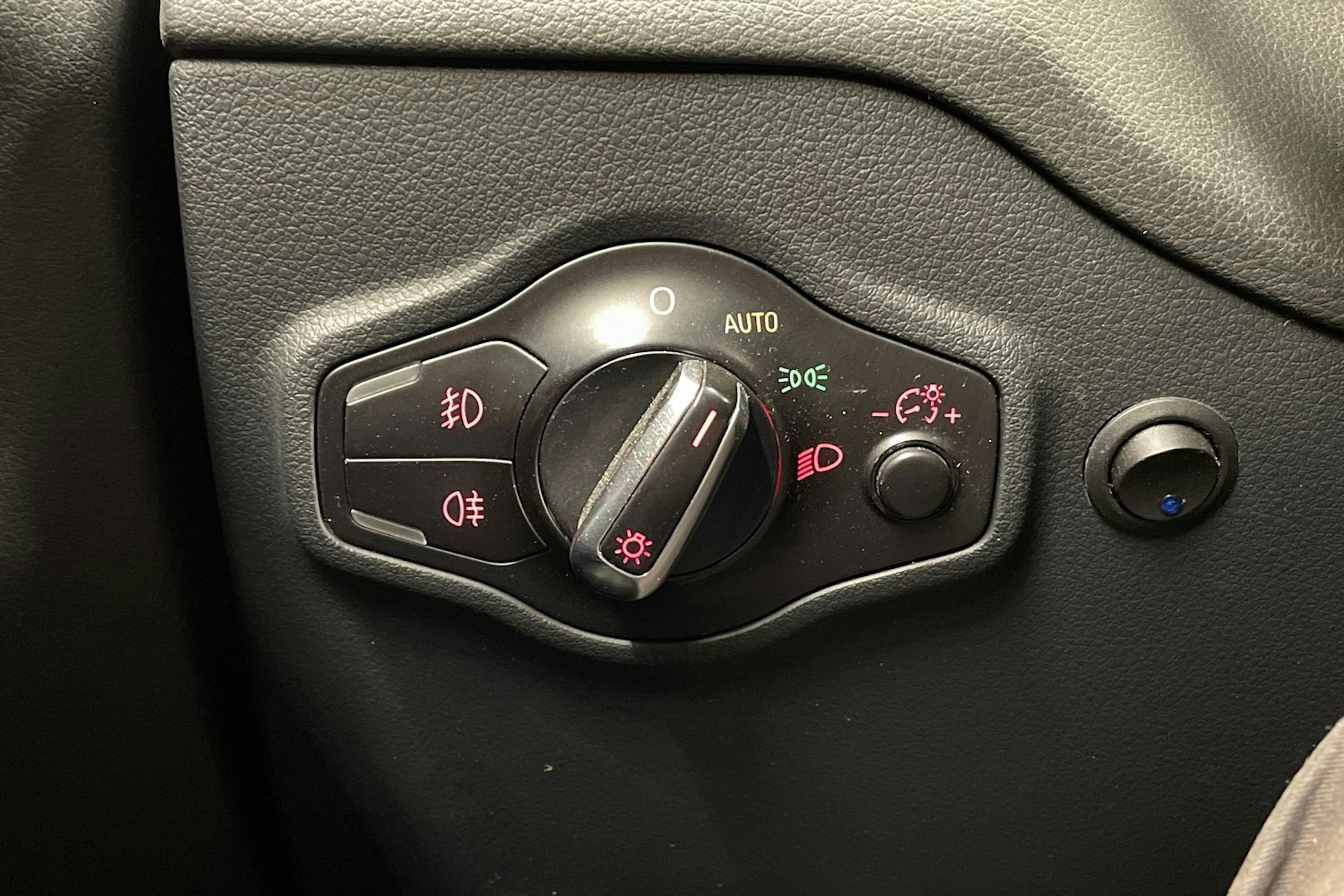Musta Audi Q5 2014 kuva 20.