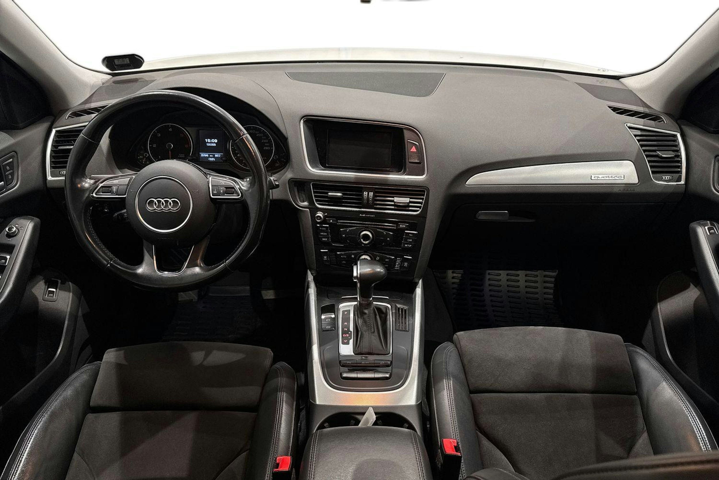 valkoinen Audi Q5 2015 kuva 9.