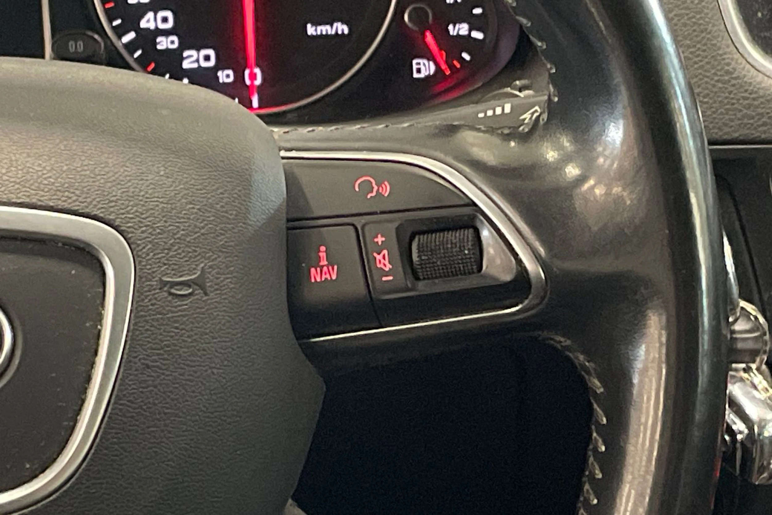 valkoinen Audi Q5 2015 kuva 13.