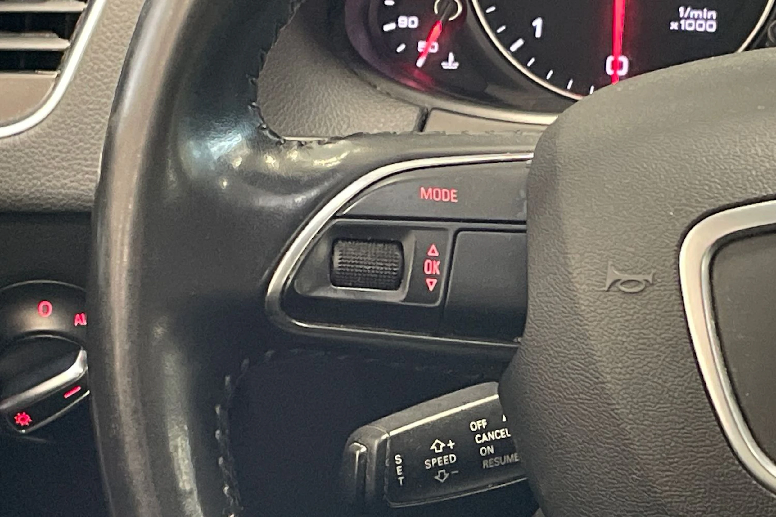 valkoinen Audi Q5 2015 kuva 14.